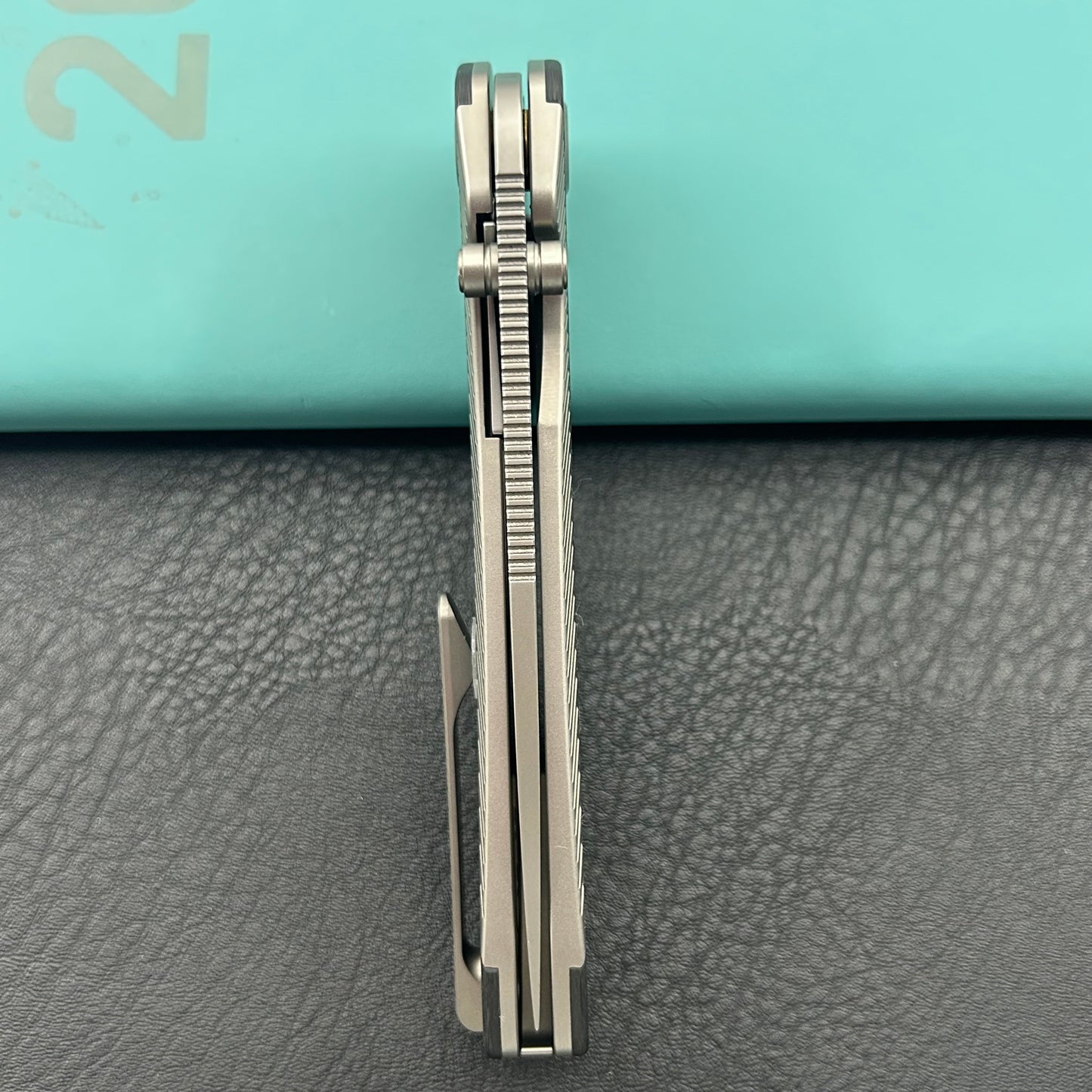KB KNIVES KB431A Zephyr Folding Pocket Knife Gray Titanium with Wave CF Inlay 4.65" Silver Beadblast M390