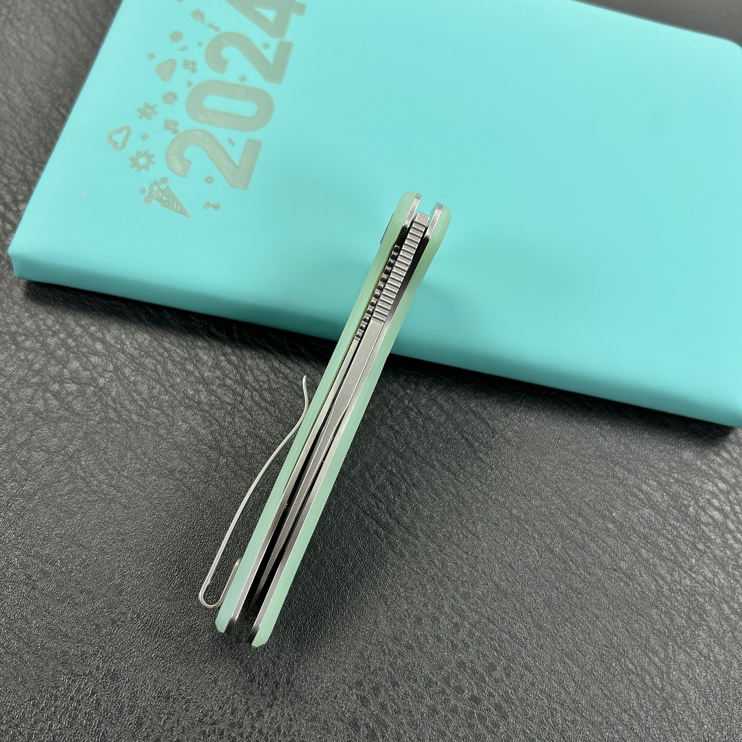 KUBEY KU372B Nautilus Flipper Knife Jade G10 Handle 3.46" Silver Sandblast 14C28N