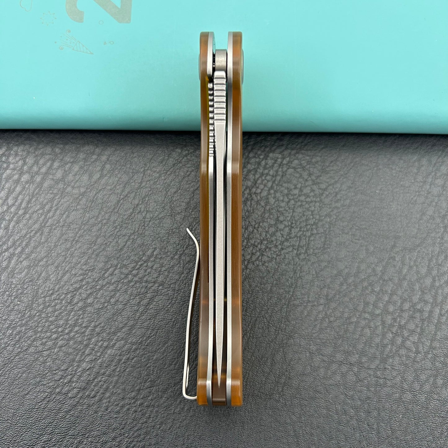 KUBEY knife KU173G Scimitar Linerlock Ultem Folding knife