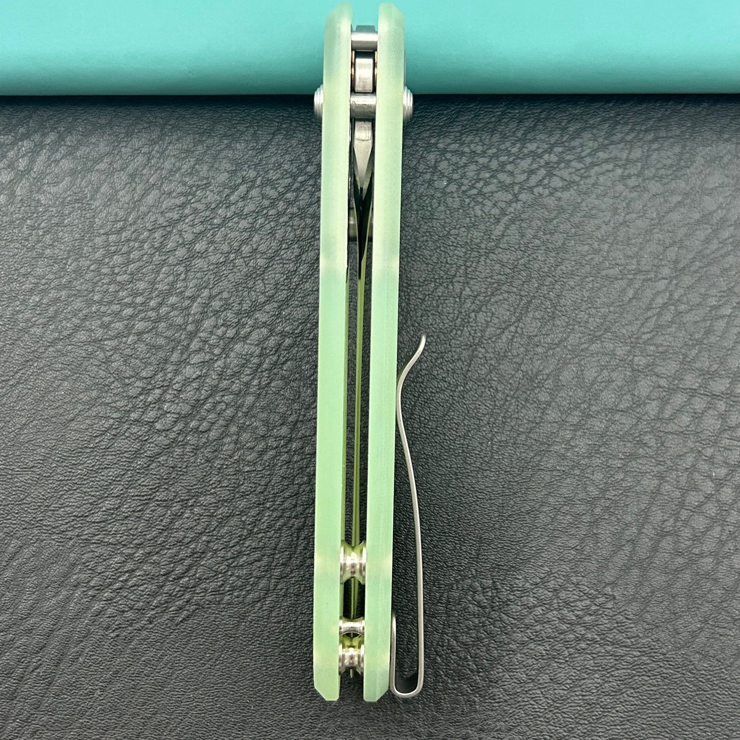 KU KNIVES KU446C Bonza Crossbar Lock Jade Folding Knive
