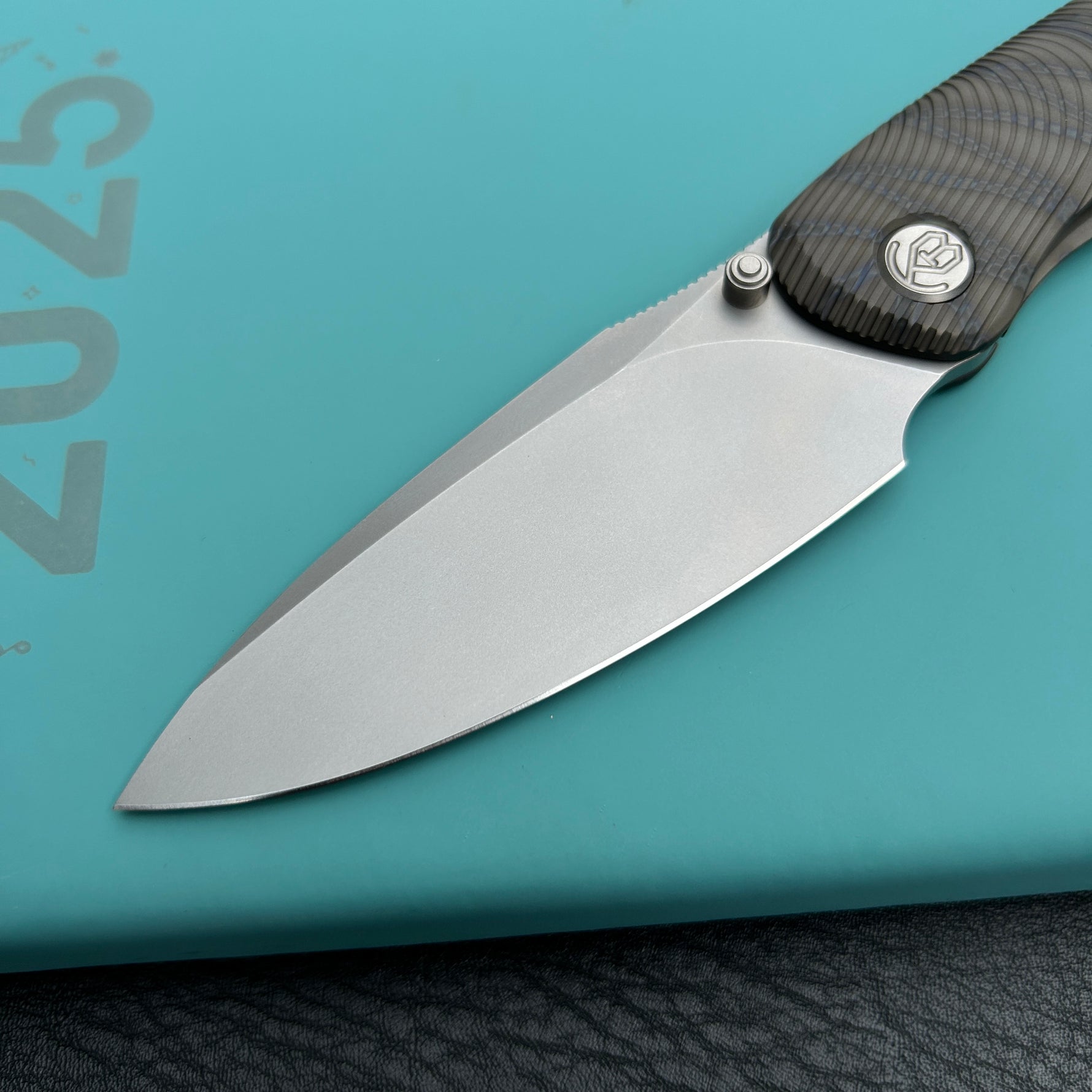 KB knives KB379B Pioneer Folding Knife  Tiger Stripe  Flame Titanium w/ Wave Milling Handle 3.35'' Beadblast CPM 20CV Blade