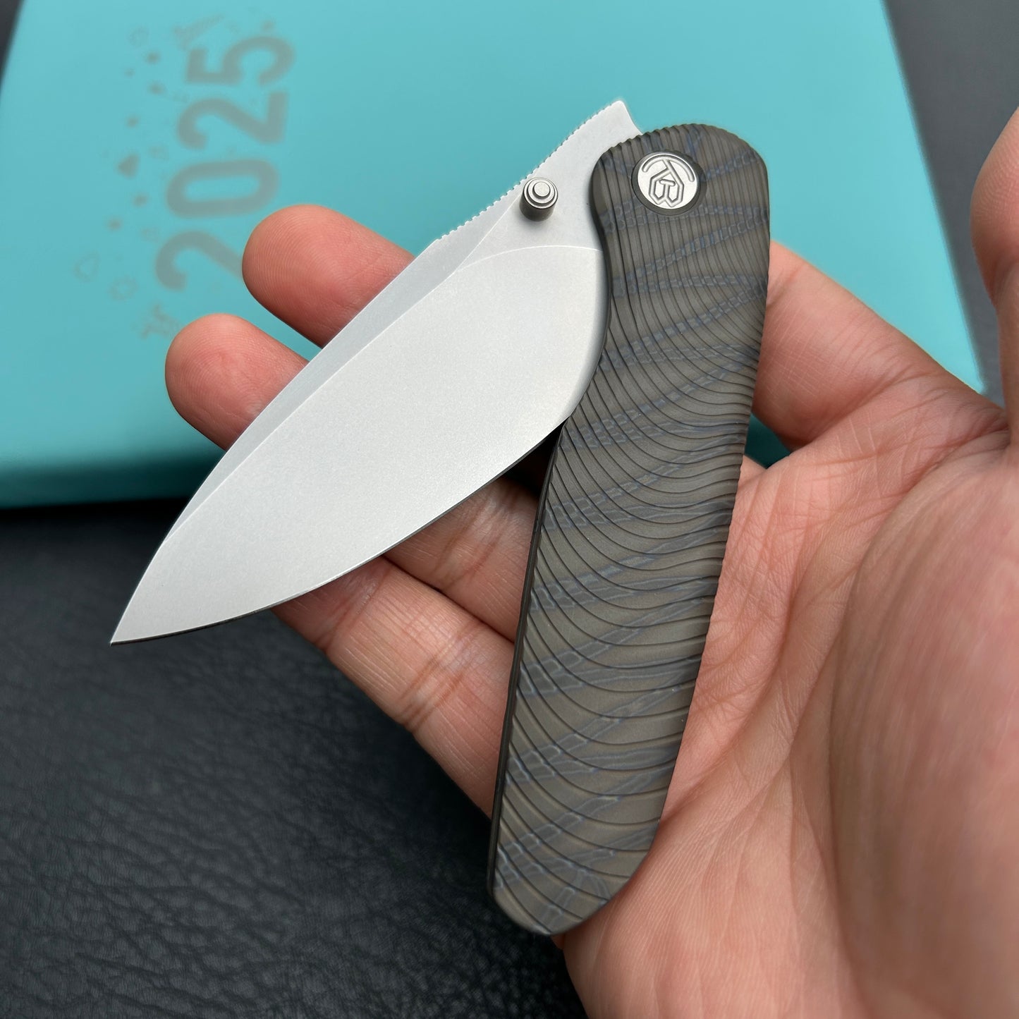 KB knives KB379B Pioneer Folding Knife  Tiger Stripe  Flame Titanium w/ Wave Milling Handle 3.35'' Beadblast CPM 20CV Blade