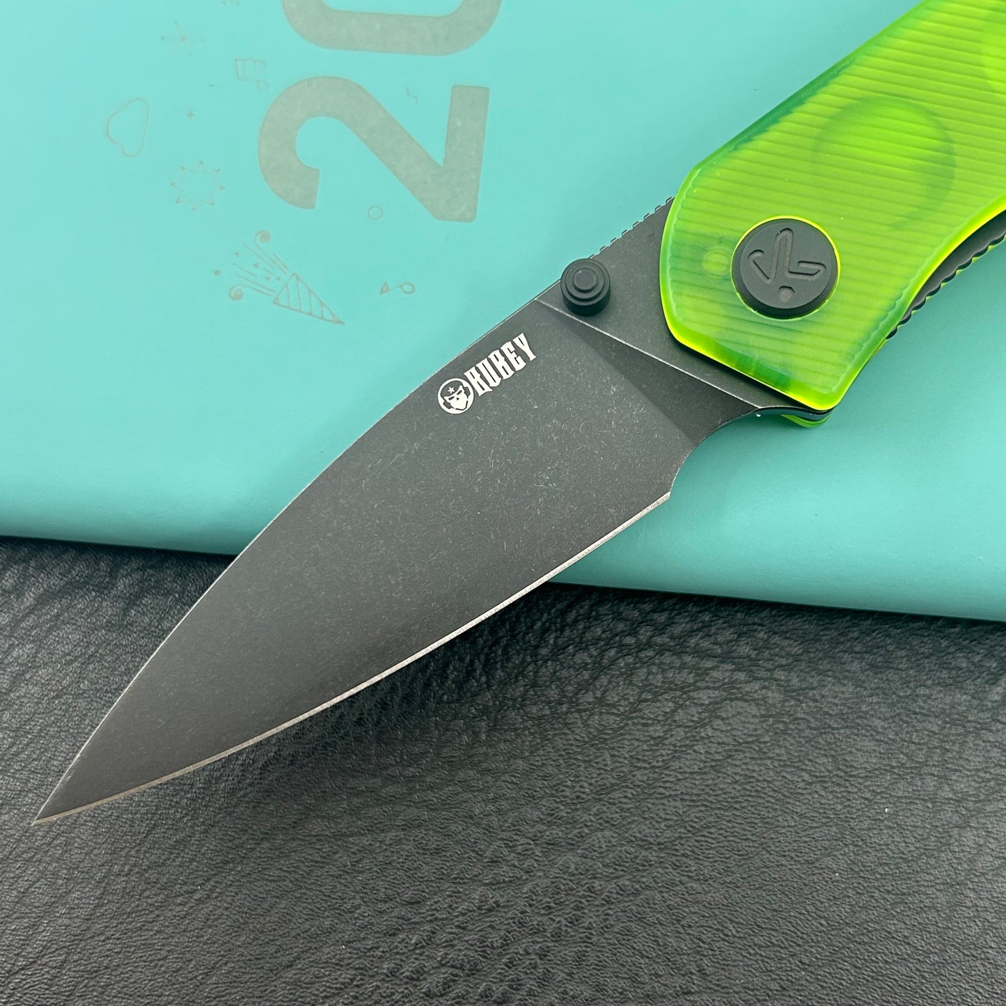 KU knife KU408F SNUG Linerlock Black Glow Polycarbonate Folding knife