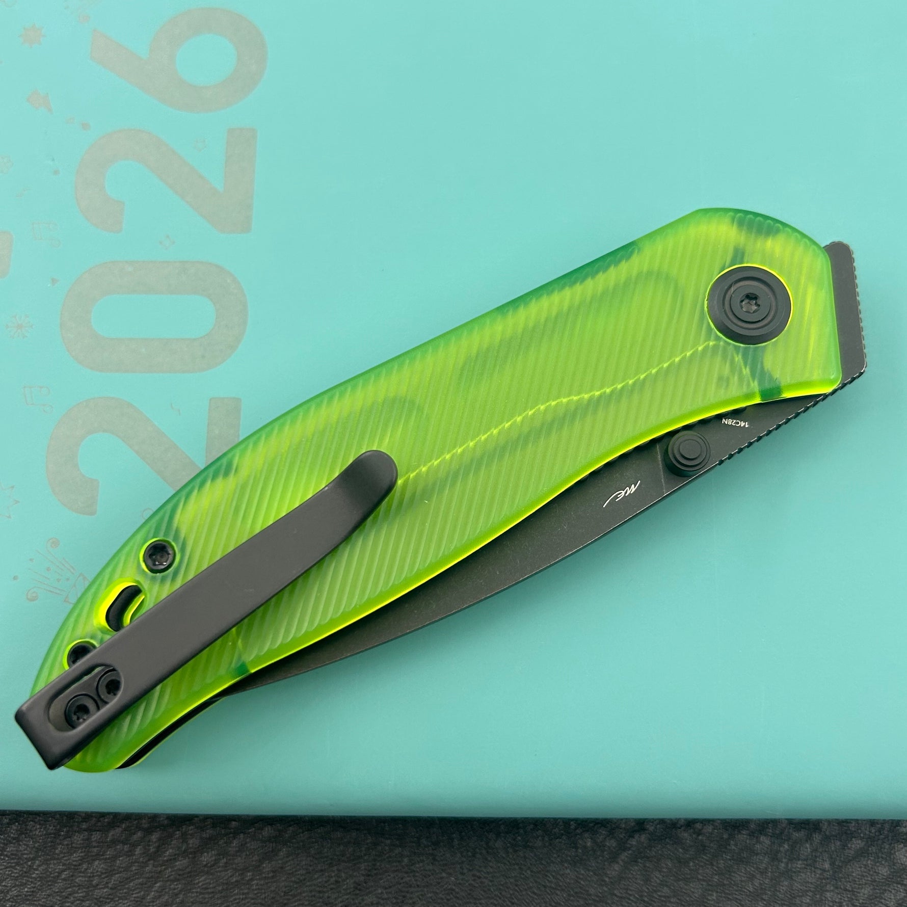 KU knife KU408F SNUG Linerlock Black Glow Polycarbonate Folding knife