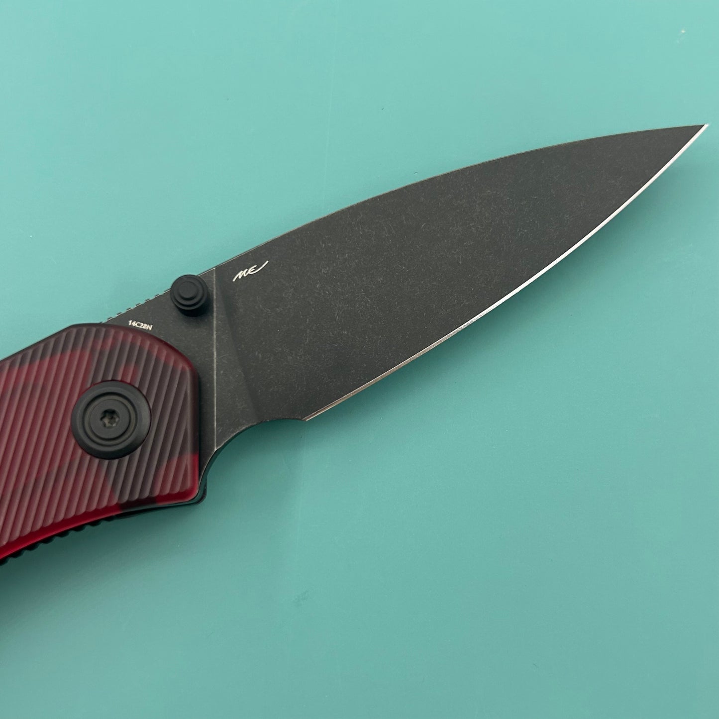 KU knife KU408E SNUG Linerlock Black Red Polycarbonate Folding knife