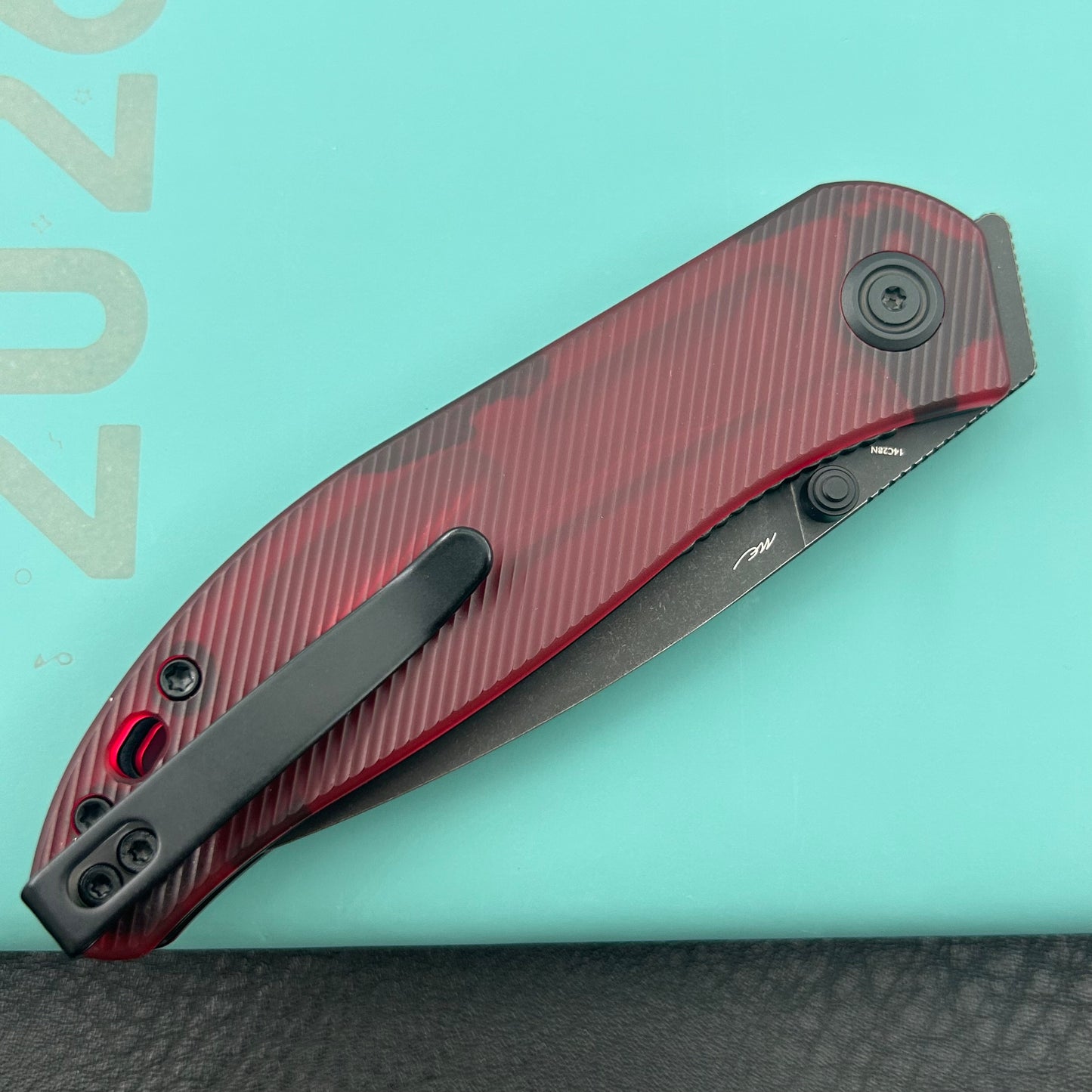KU knife KU408E SNUG Linerlock Black Red Polycarbonate Folding knife