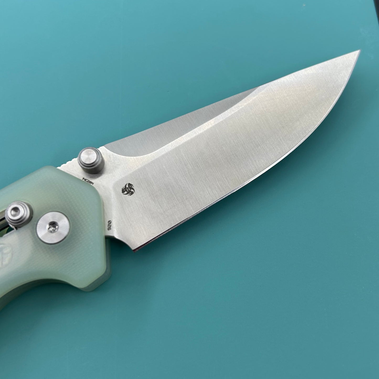 KU knife KU464B Geri Crossbar Lock Jade Folding Knife