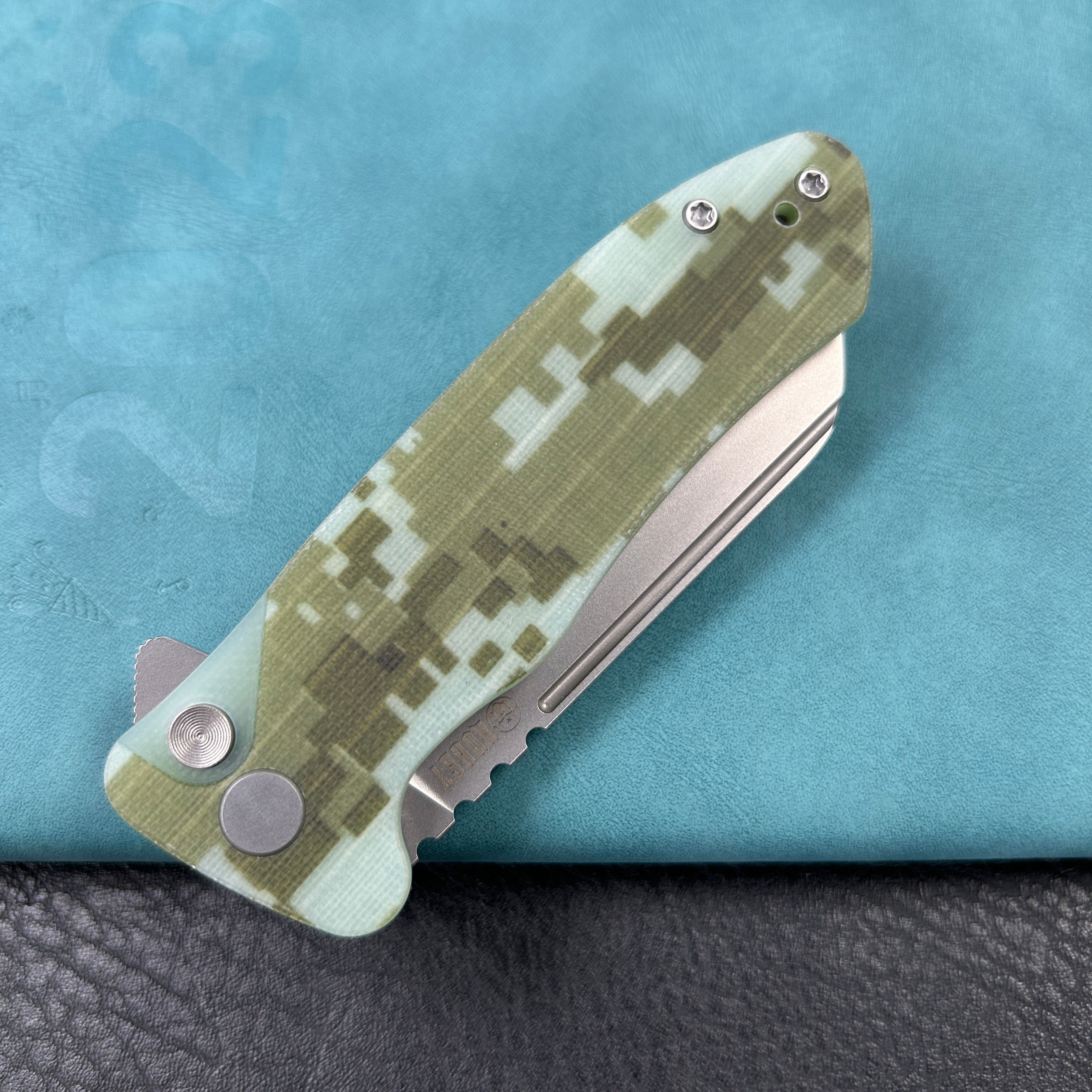 KUBEY KU336J  Creon Small Pocket Knife with Button Lock Camo G10 Handle 2.87" Beadblasted AUS-10