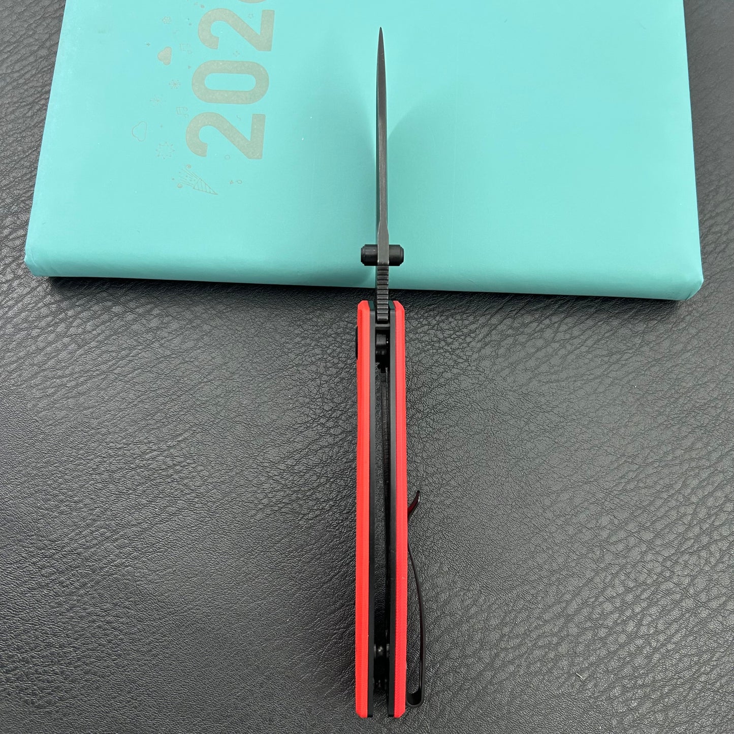 KU knife KU901S Calyce Thumbstud Linerlock Black Red Folding Knife