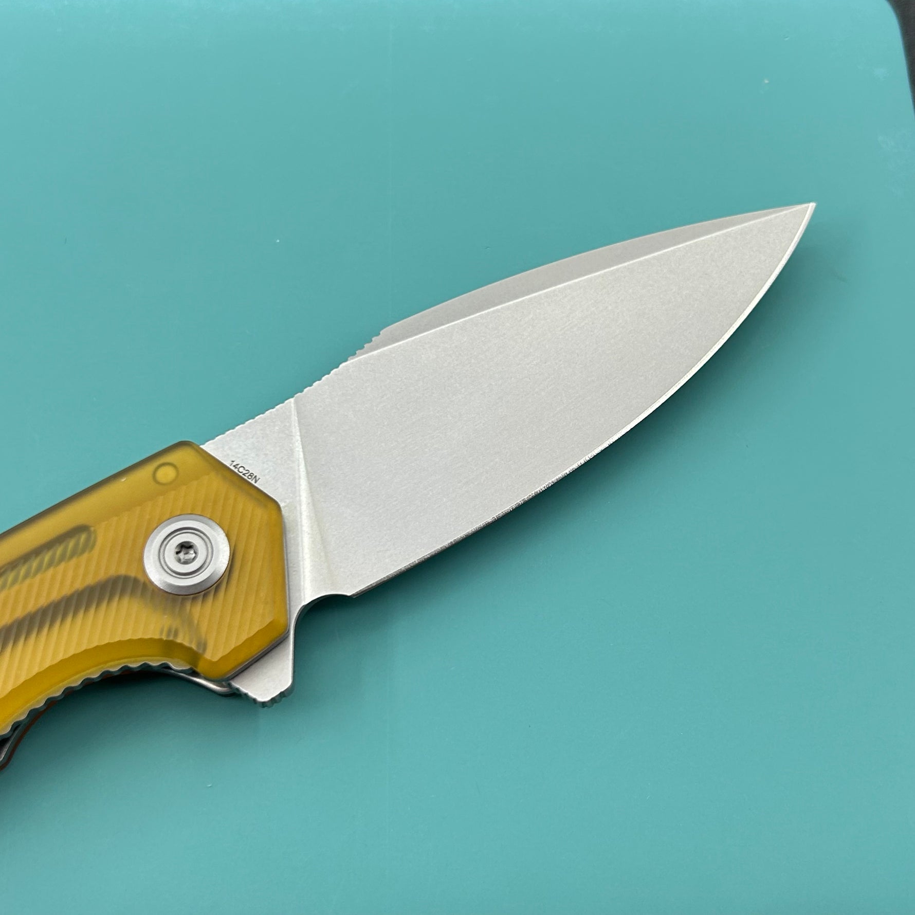 KU knife KU901W Calyce Flipper Linerlock Ultem  Folding Knife