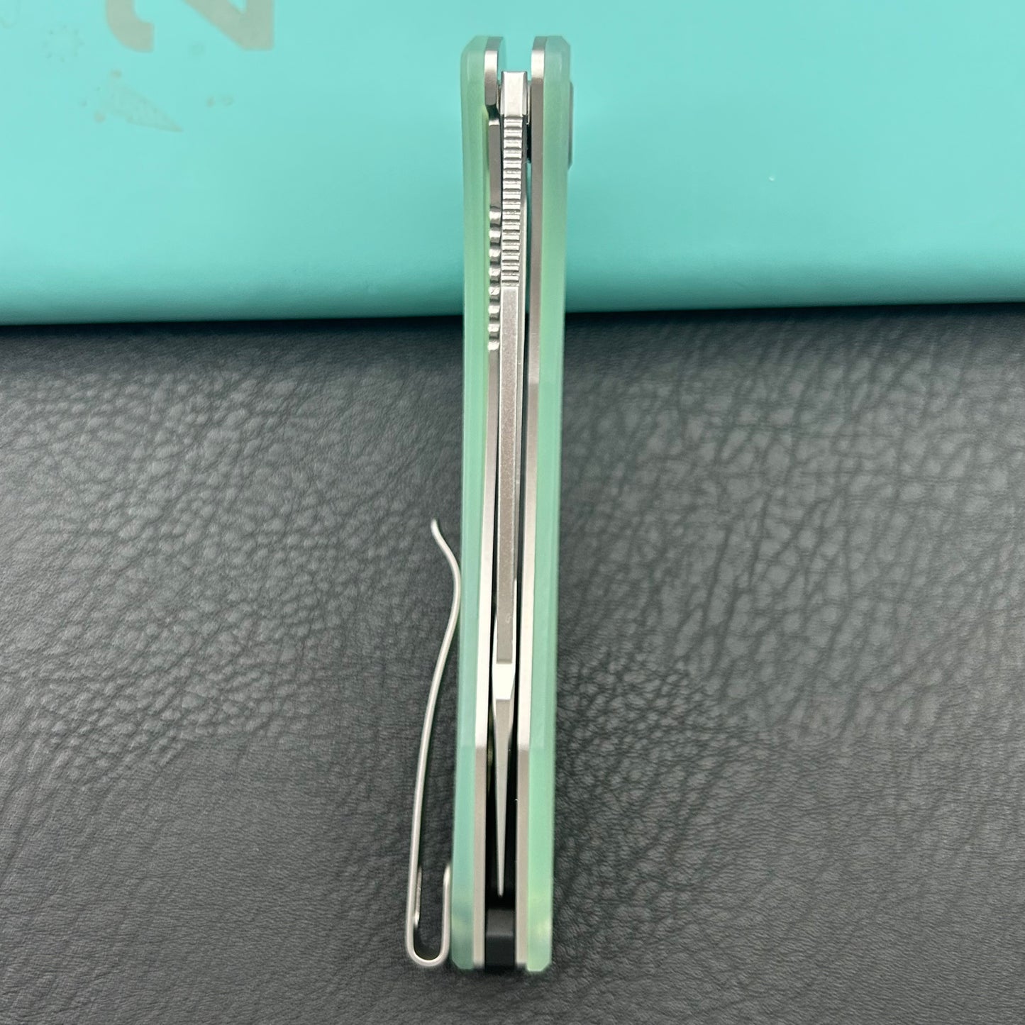 KUBEY knife KU345R Merced Linerlock Jade Folding Knife