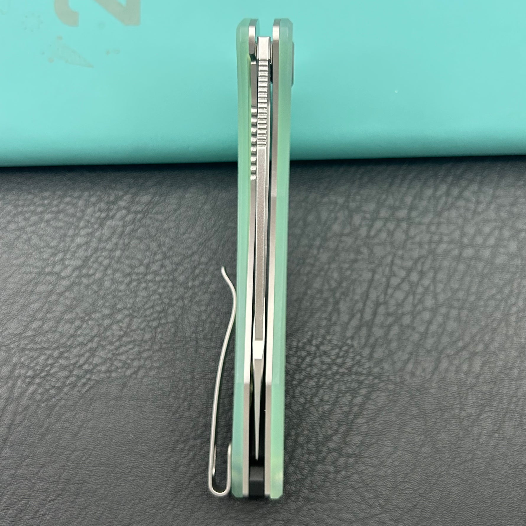 KUBEY knife KU345R Merced Linerlock Jade Folding Knife