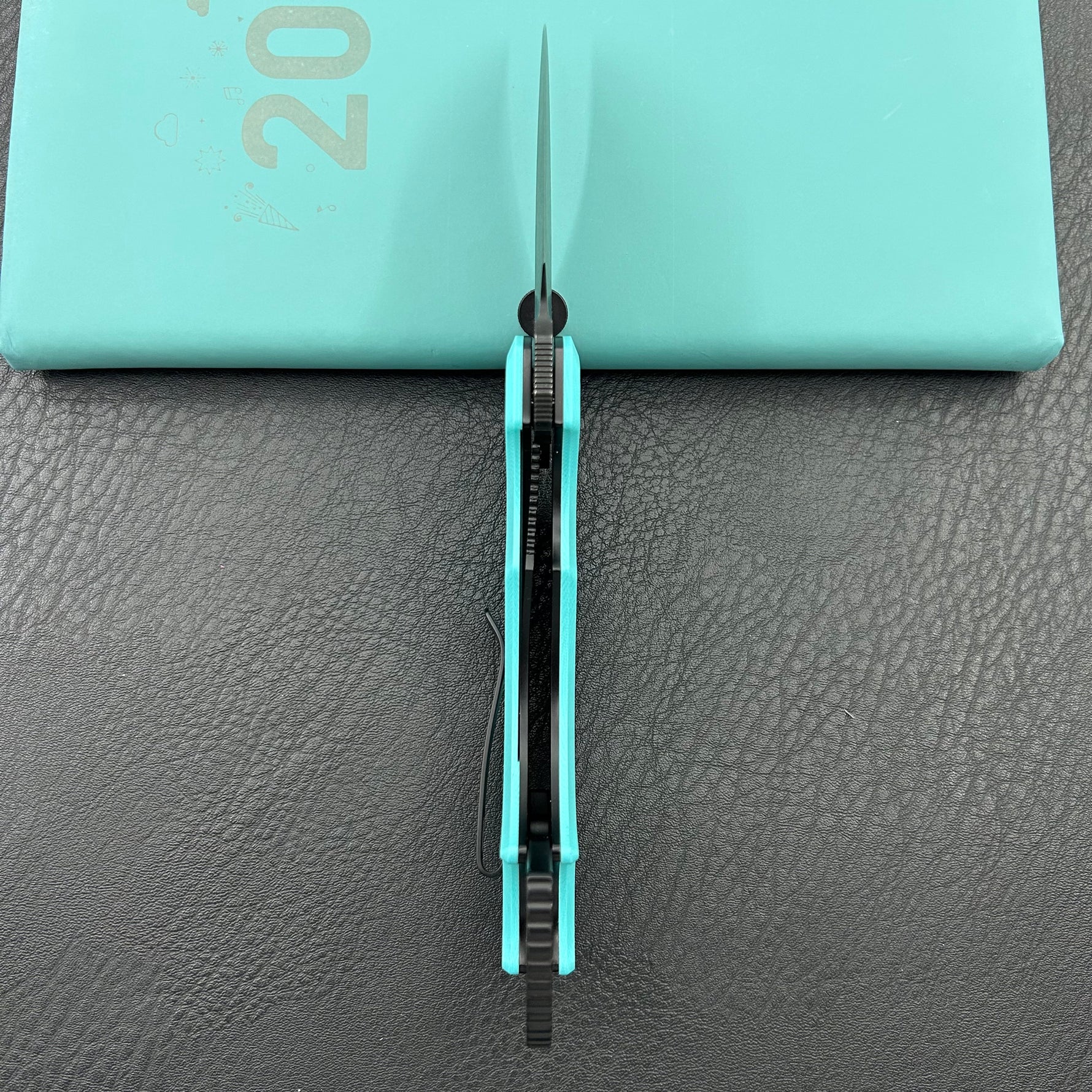 KUBEY knife KU440D Jaw  Pikal Folding Knife Tiffany Blue G-10 Handle 2.52" Blackwash 14C28N