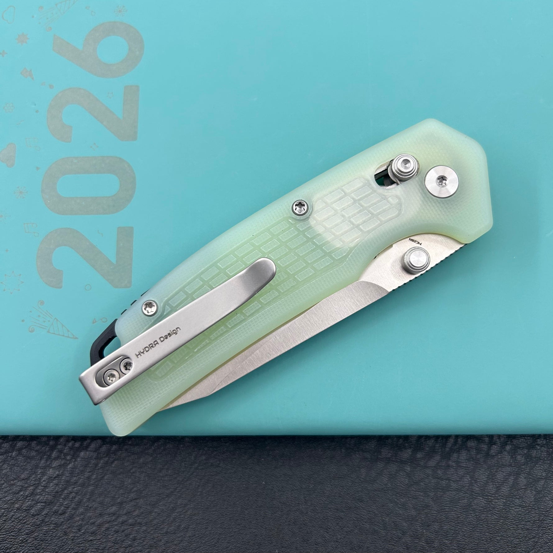 KUBEY knife KU465B Freki Crossbar Lock Jade Folding Knife