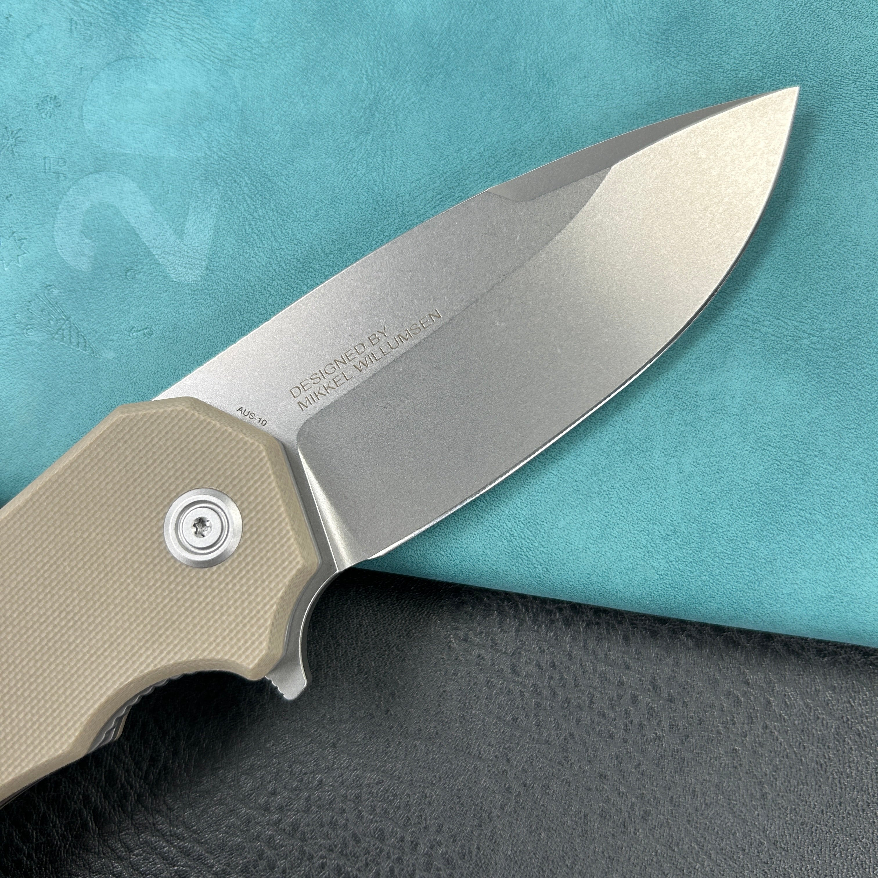 KUBEY KU319 Mikkel Willumsen Design Bravo one Drop Point Outdoor Folding Camping Knife Tan G10 Handle 3.39" Bead Blasted AUS-10