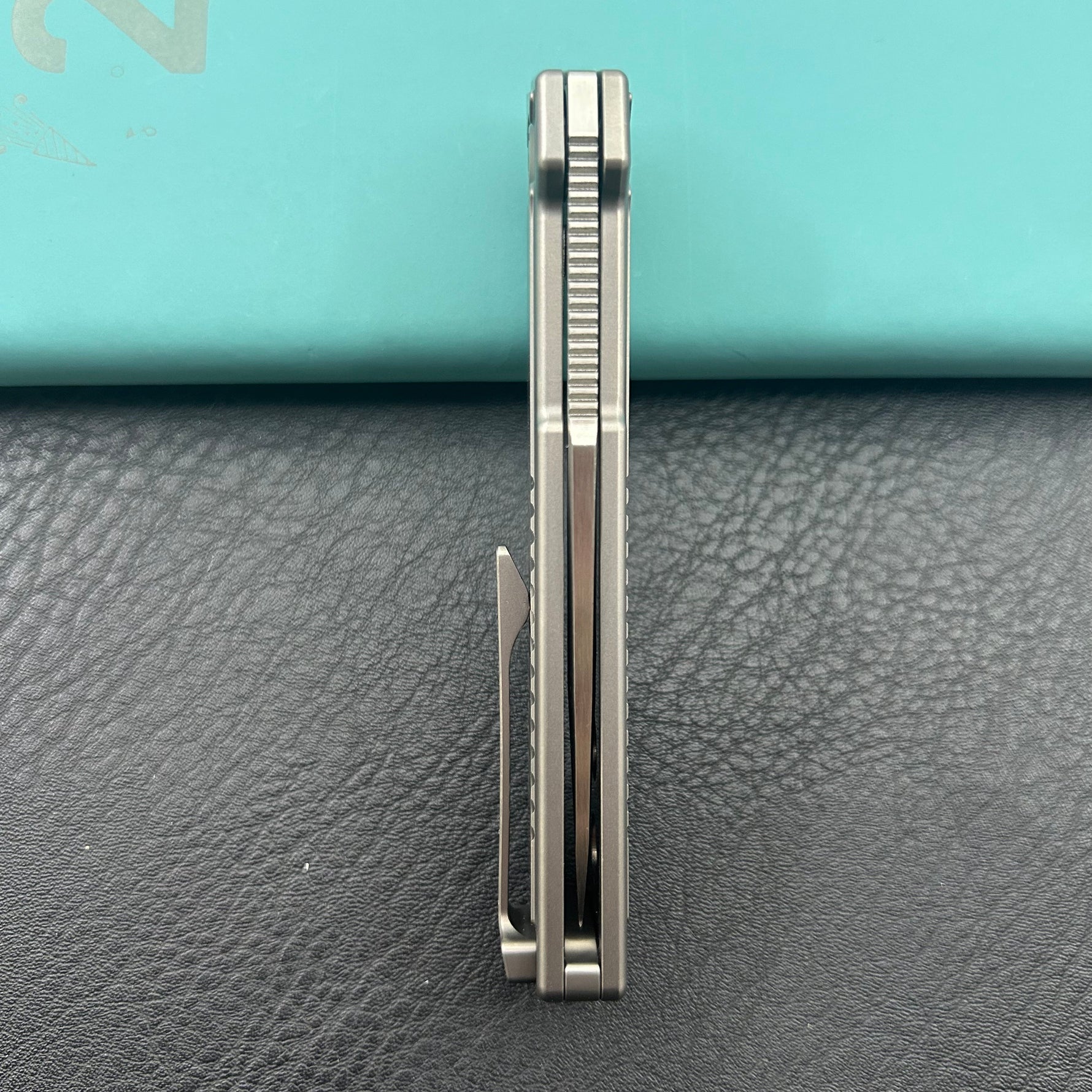 KB KNIVES KB420A Yondu Double Detent Knife Gray Ti Micro Milling 2.87'' Tanto Satin M390 Blade