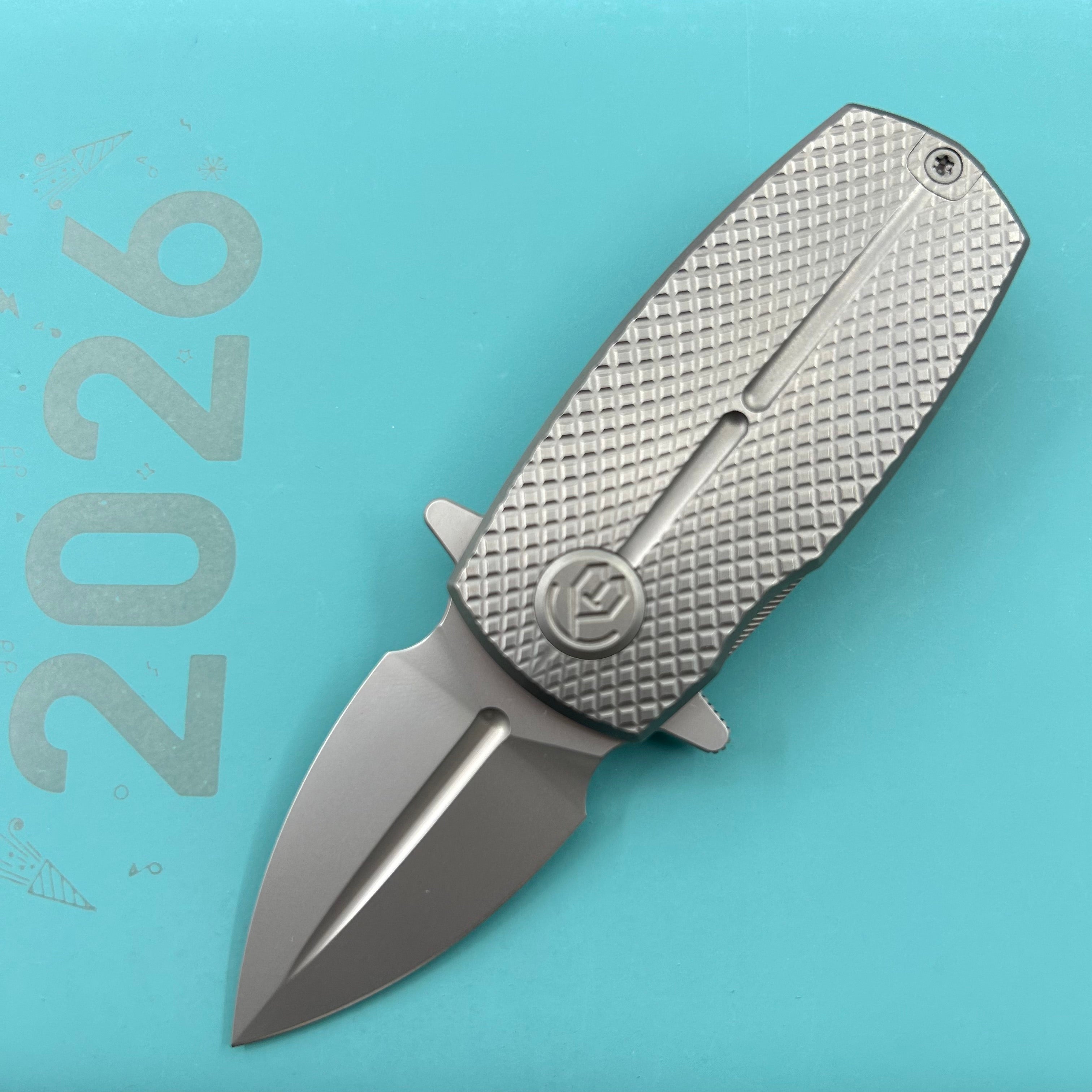 KB KNIVES KB451A Fang Mini Pocket Knife Grey Titanium with Diamond Milling 1.97" Beadblast M390 Blade