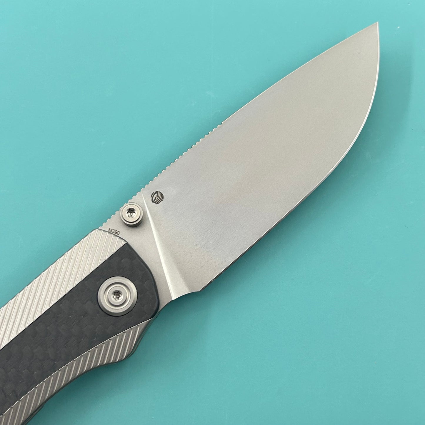 KB KNIVES KB431A  Zephyr Folding Pocket Knife Gray Titanium with Wave CF Inlay 4.65" Silver Beadblast M390
