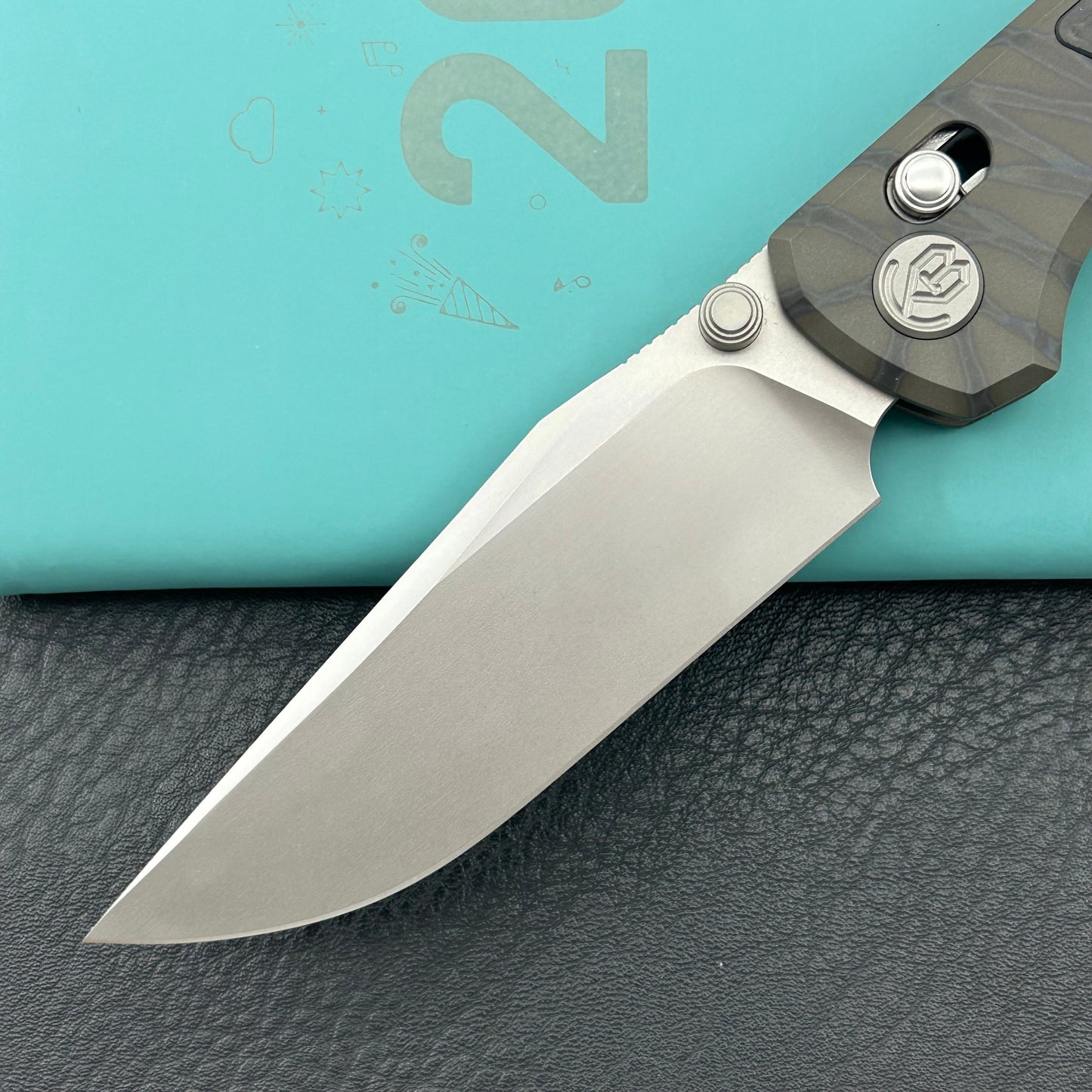 KB KNIVES KB427B Lynx Folding Knife Flame Ano Titanium with Wave CF Inlay Handle 3.54'' Bead Blasting M390