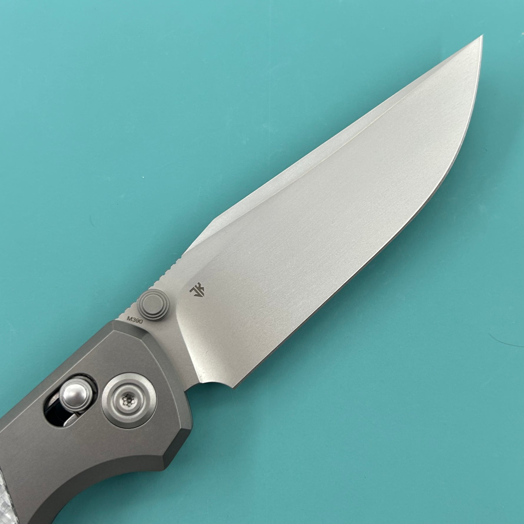KB KNIVES KB427A Lynx Folding Knife Bead Blasting Titanium with Silver Twill CF Inlay Handle 3.54'' Bead Blasting M390