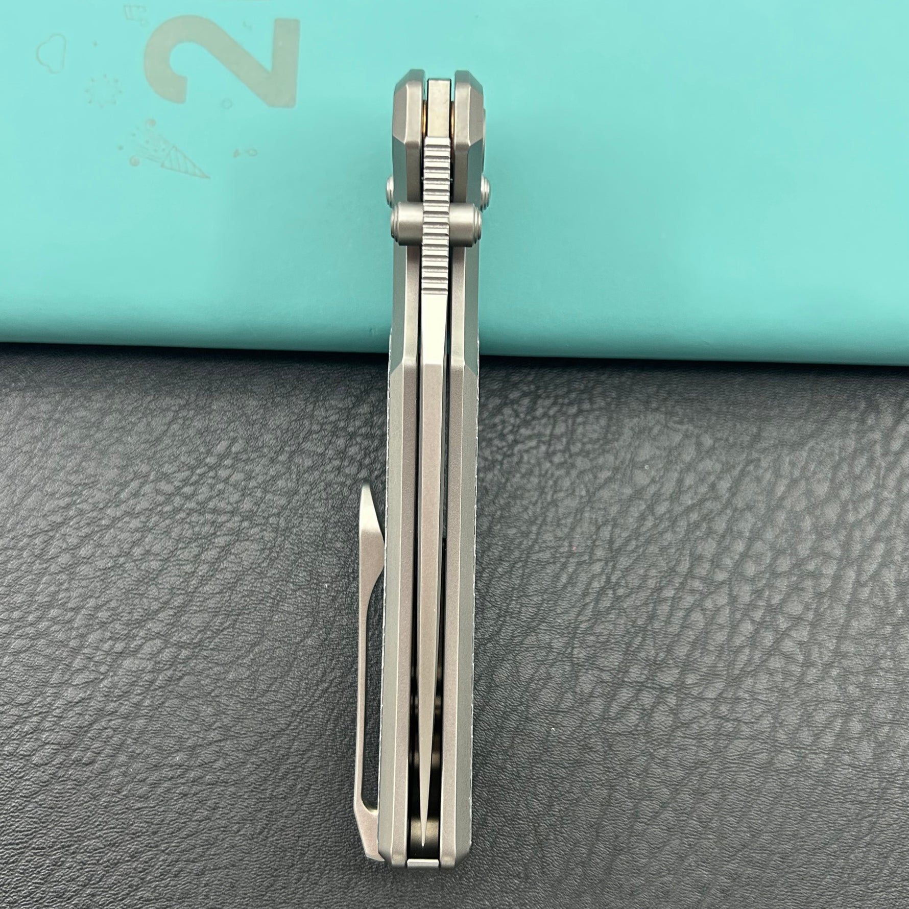 KB KNIVES KB427A Lynx Folding Knife Bead Blasting Titanium with Silver Twill CF Inlay Handle 3.54'' Bead Blasting M390