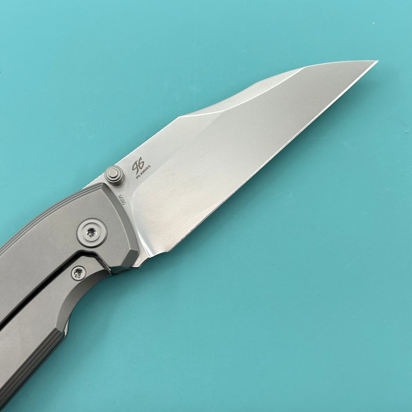 KB KNIVES KB459A Mantra Folding Knife Sandblasting Titanium Handle 3.27'' Silver Bead Blasting M390