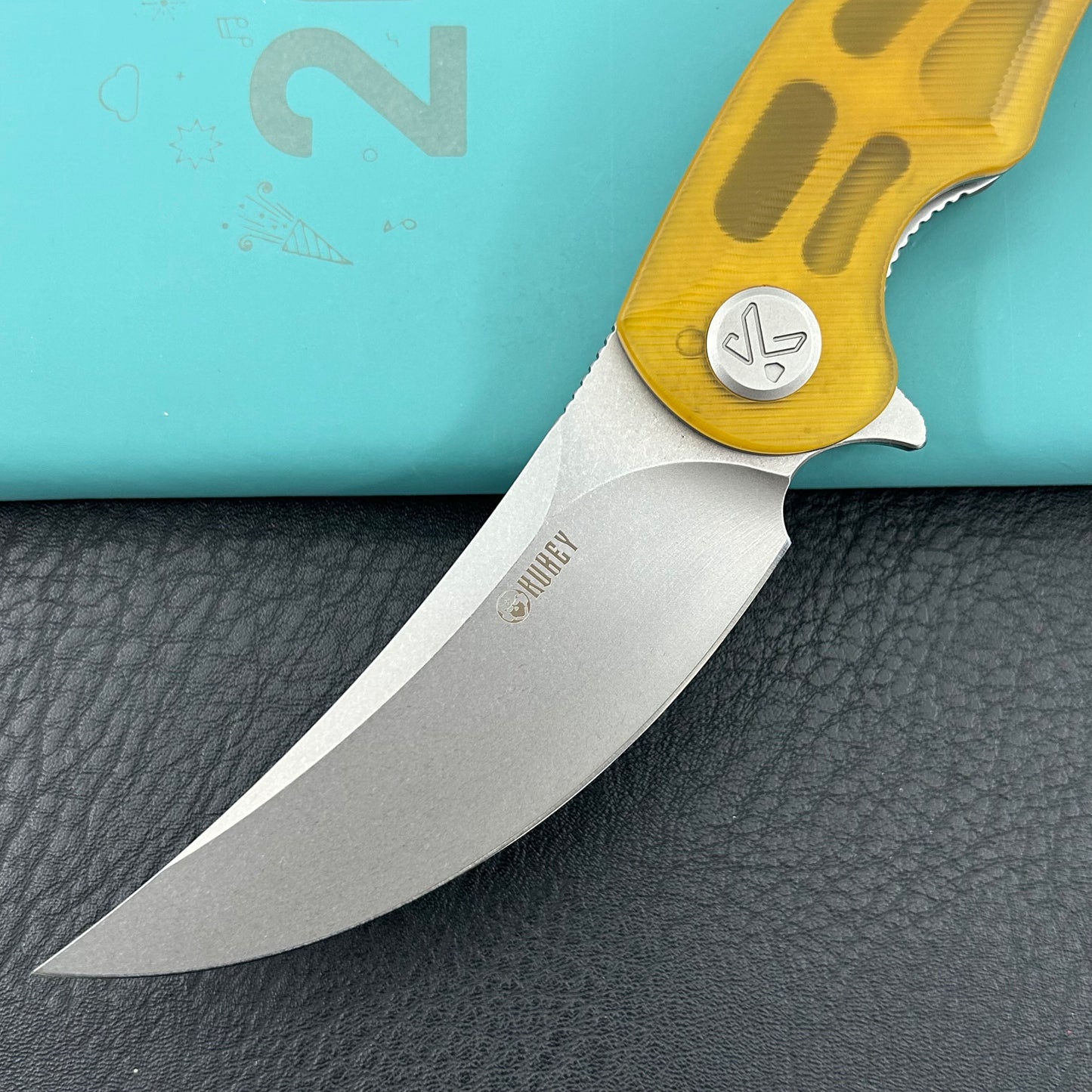 KUBEY knife KU173G Scimitar Linerlock Ultem Folding knife