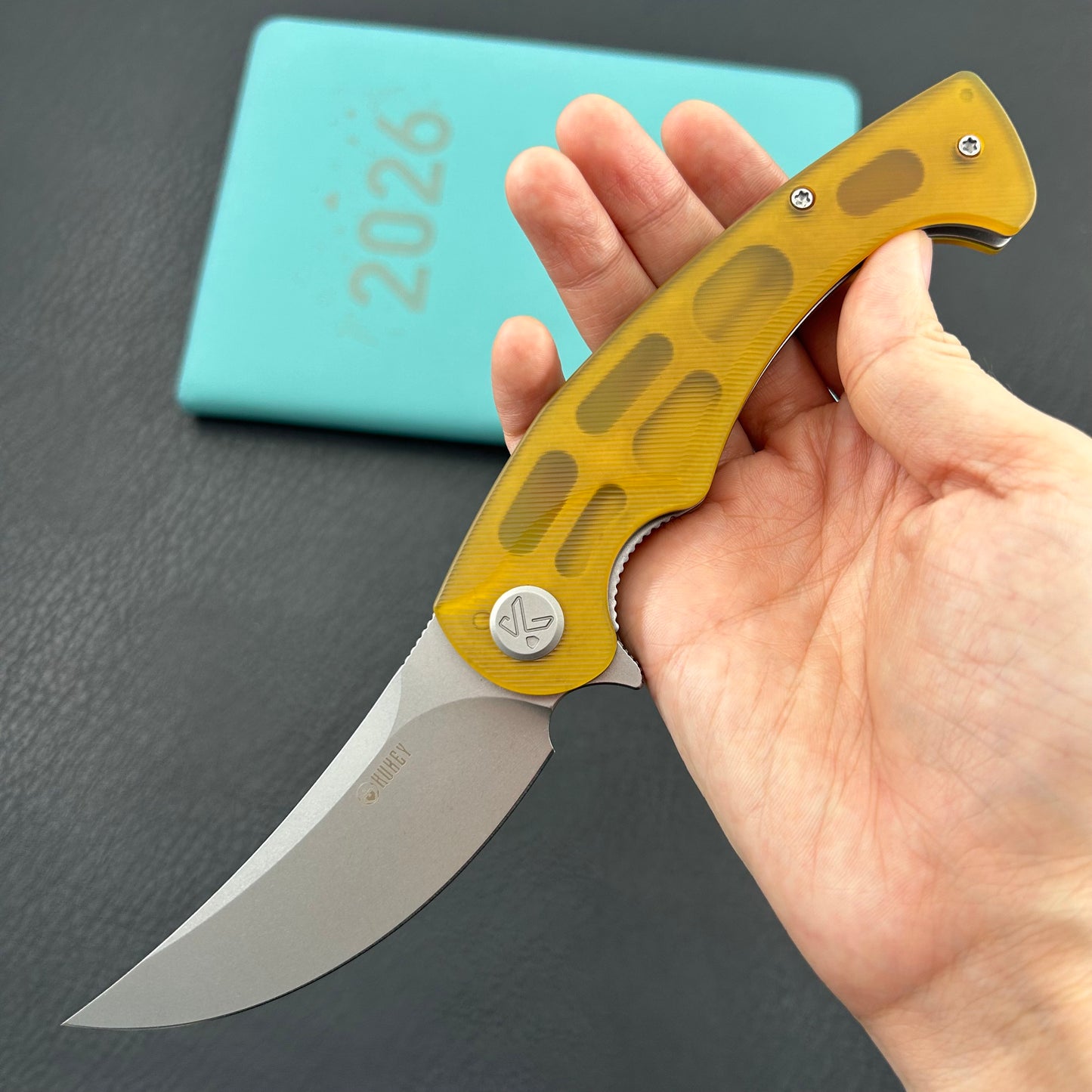 KUBEY knife KU173G Scimitar Linerlock Ultem Folding knife