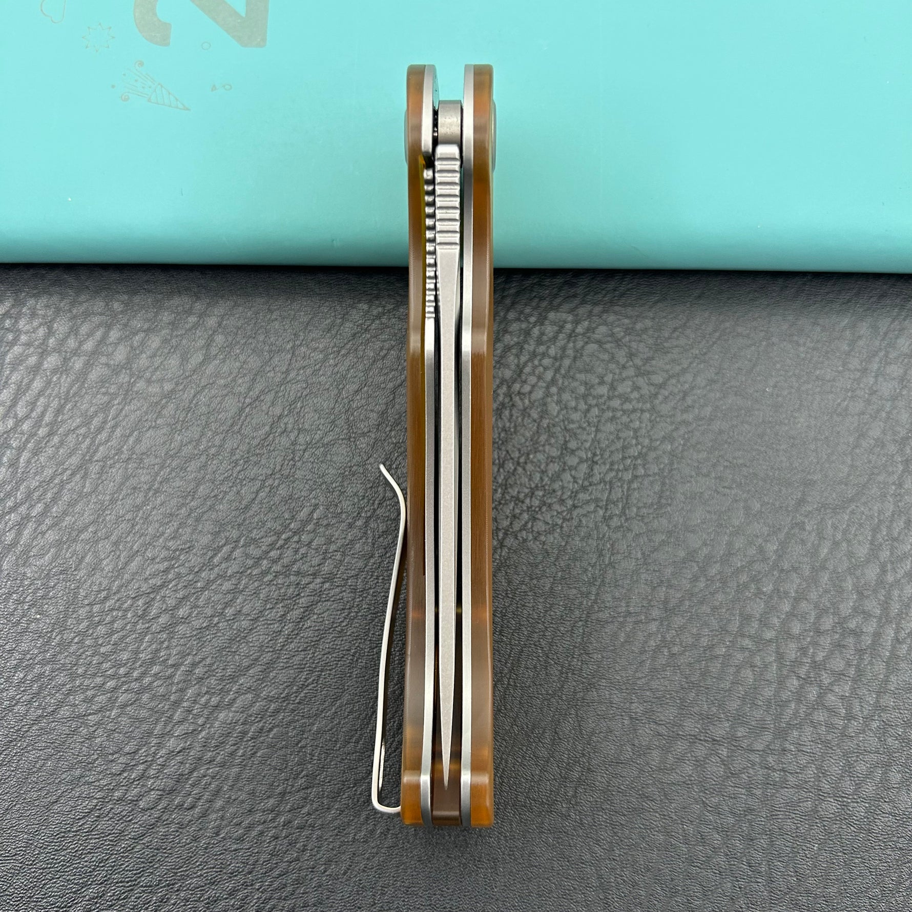 KUBEY knife KU173G Scimitar Linerlock Ultem Folding knife