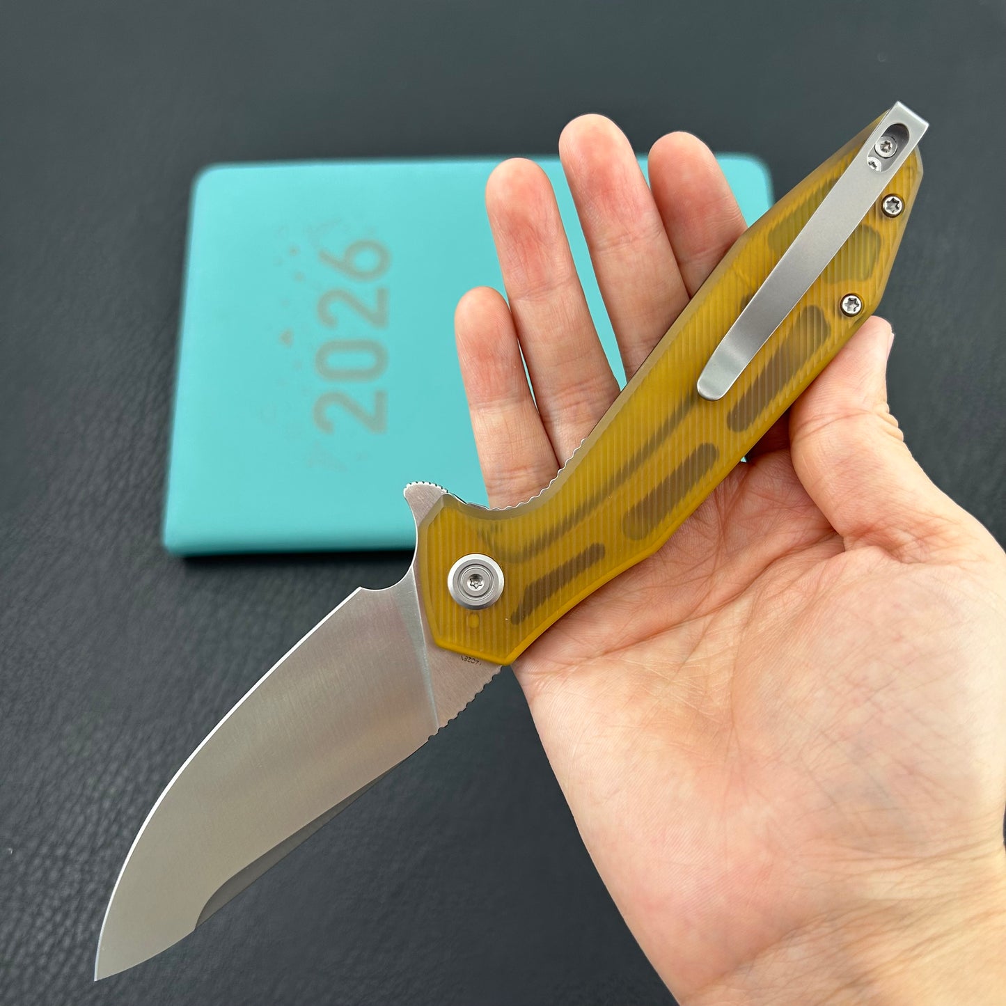 KUBEY knife KU117N Nova Linelock Ultem