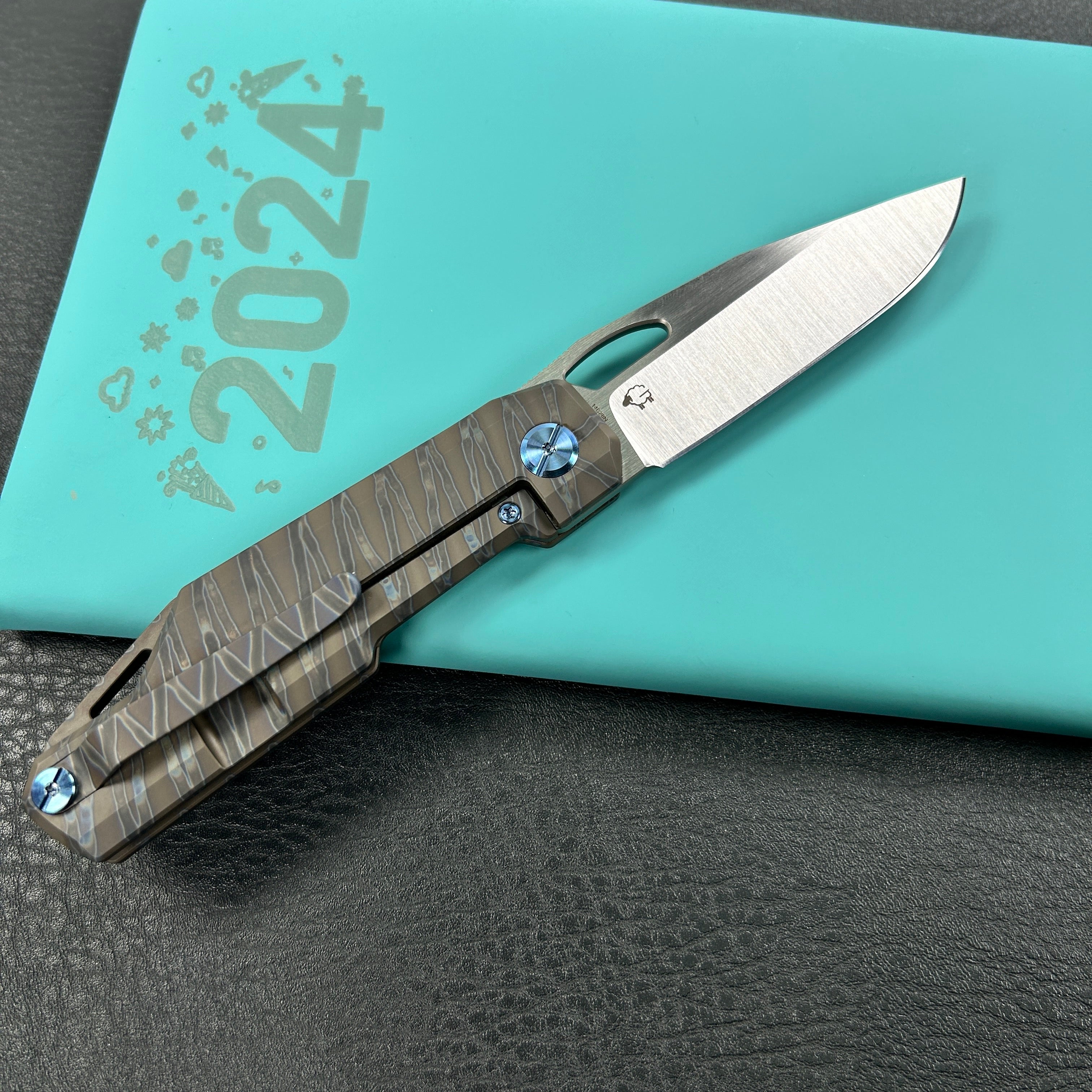 KUBEY KB340C Verijero Fronter Flipper Pocket Folding Knife Flame 6AL4V Titanium Handle 3.35" Belt Satin 14C28N