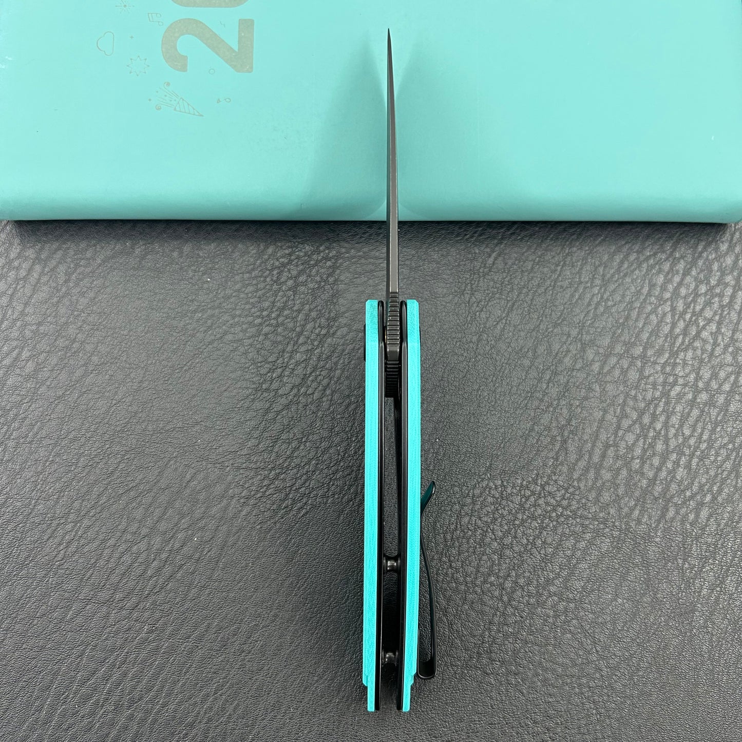 KUBEY knife KU333I Leaf Linerlock Black Tiffany Blue Folding Knives