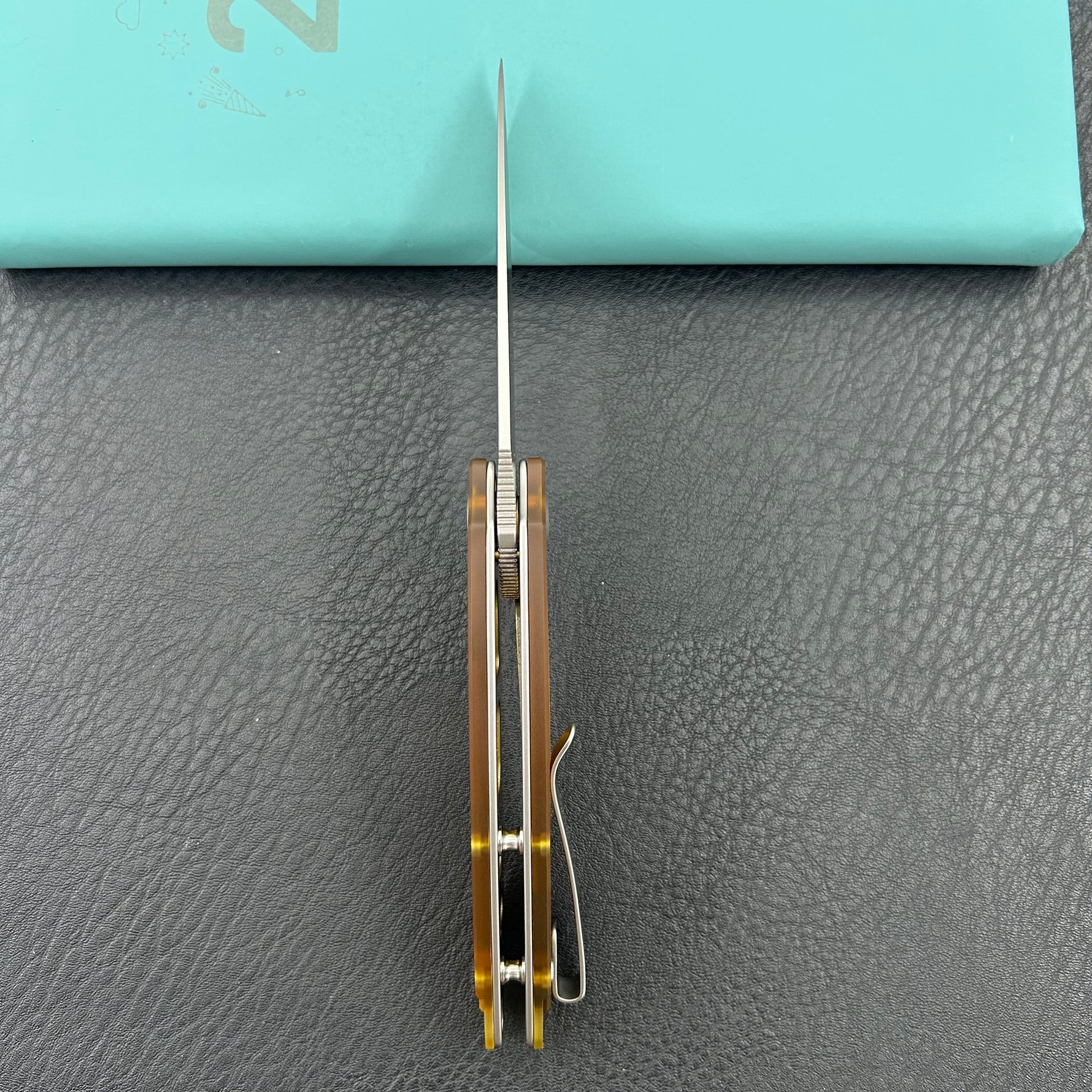 KUBEY knife KU333G Leaf Linerlock Ultem  Folding Knives