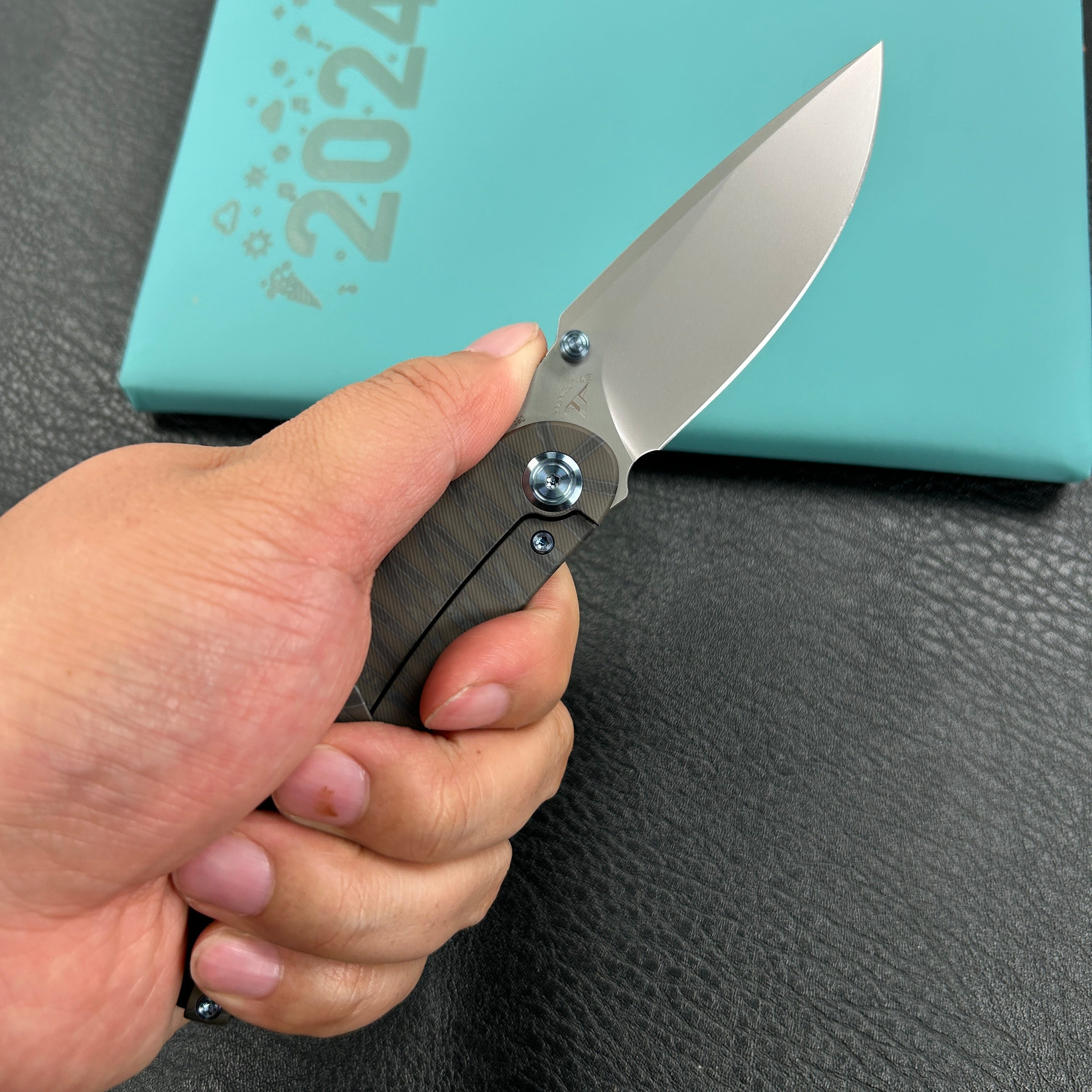 KUBEY KB386C Momentum Frame Lock Front Flipper Pocket Folding Knife Tiger Stripe Pattern Flamed Titanium Handle 3.43" Beadblast M390