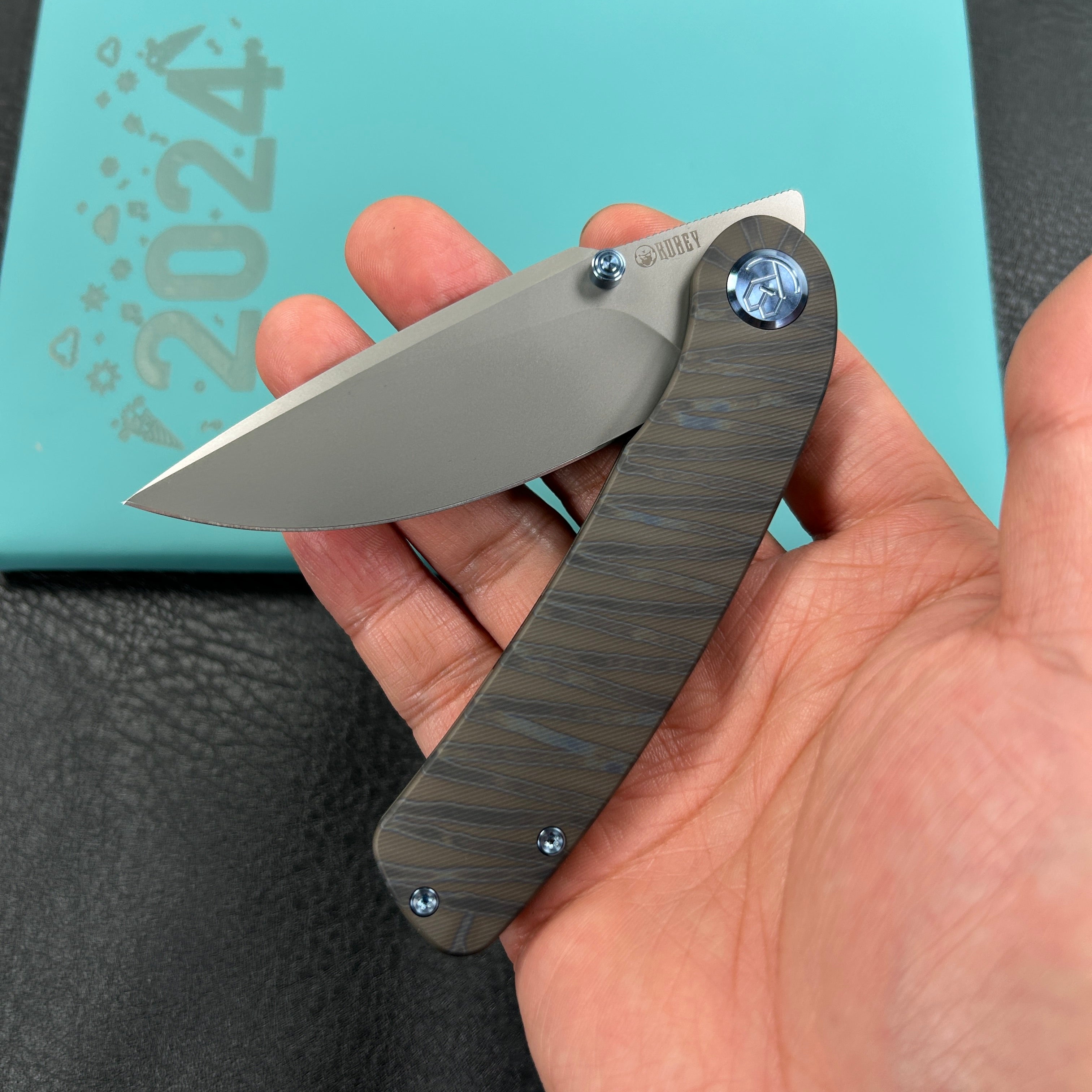 KUBEY KB386C Momentum Frame Lock Front Flipper Pocket Folding Knife Tiger Stripe Pattern Flamed Titanium Handle 3.43" Beadblast M390