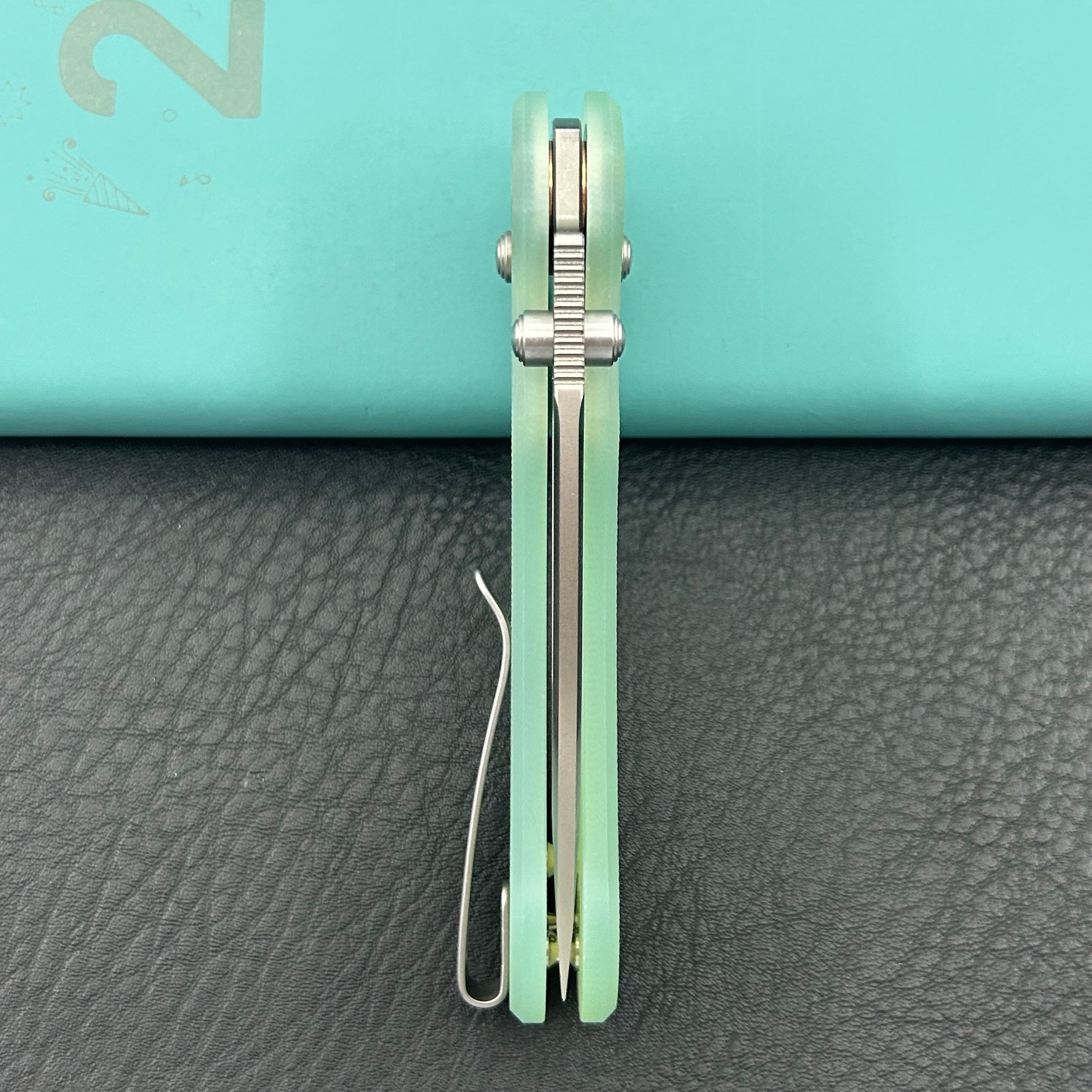 KUBEY knife KU504C Stalker Crossbar Lock Jade  Folding Knife