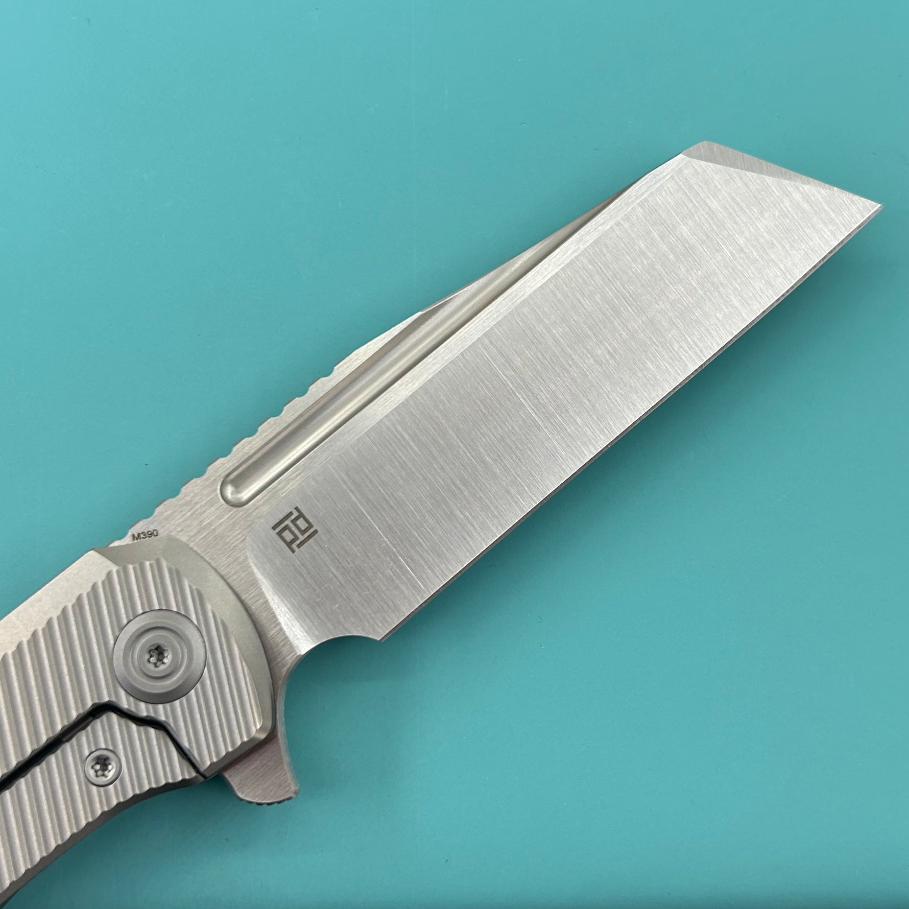 KB KNIVES KB442A Nexus Folding Knife Grey Titanium Handle 3.66'' Belt Satin M390 Blade