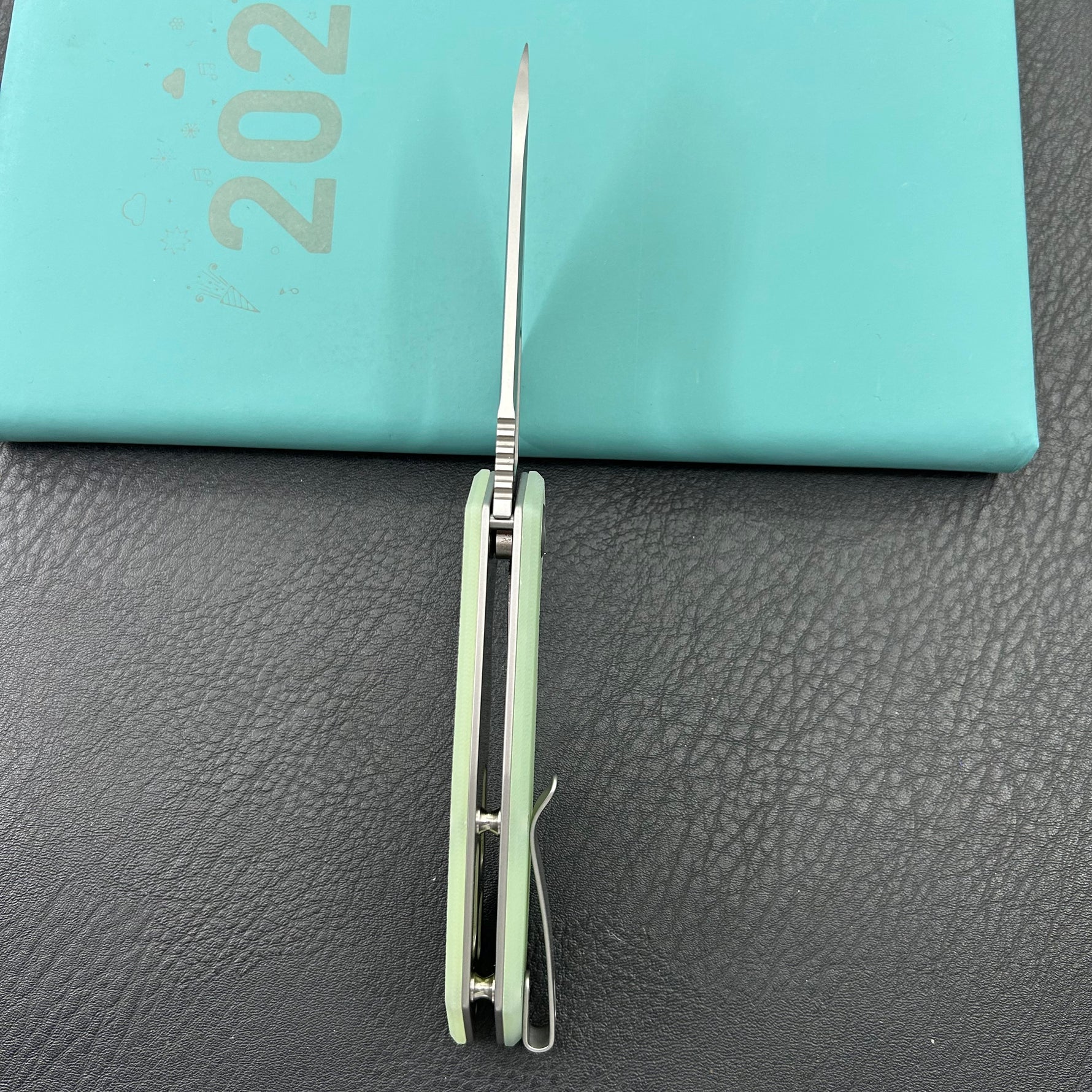 KUBEY Knife KU291M Vagrant Linerlock Jade  Fold Knife