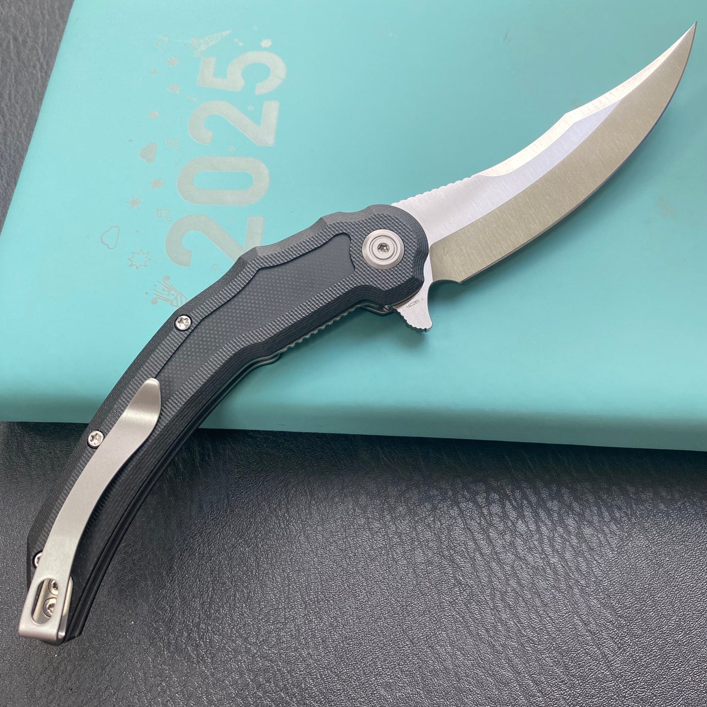 KU KNIVES KU346A Crest Pikal Linerlock Black Folding Knife