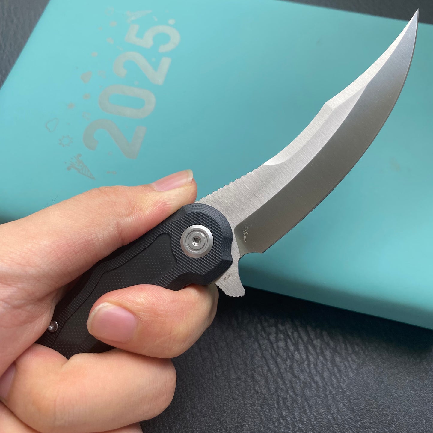 KU KNIVES KU346A Crest Pikal Linerlock Black Folding Knife