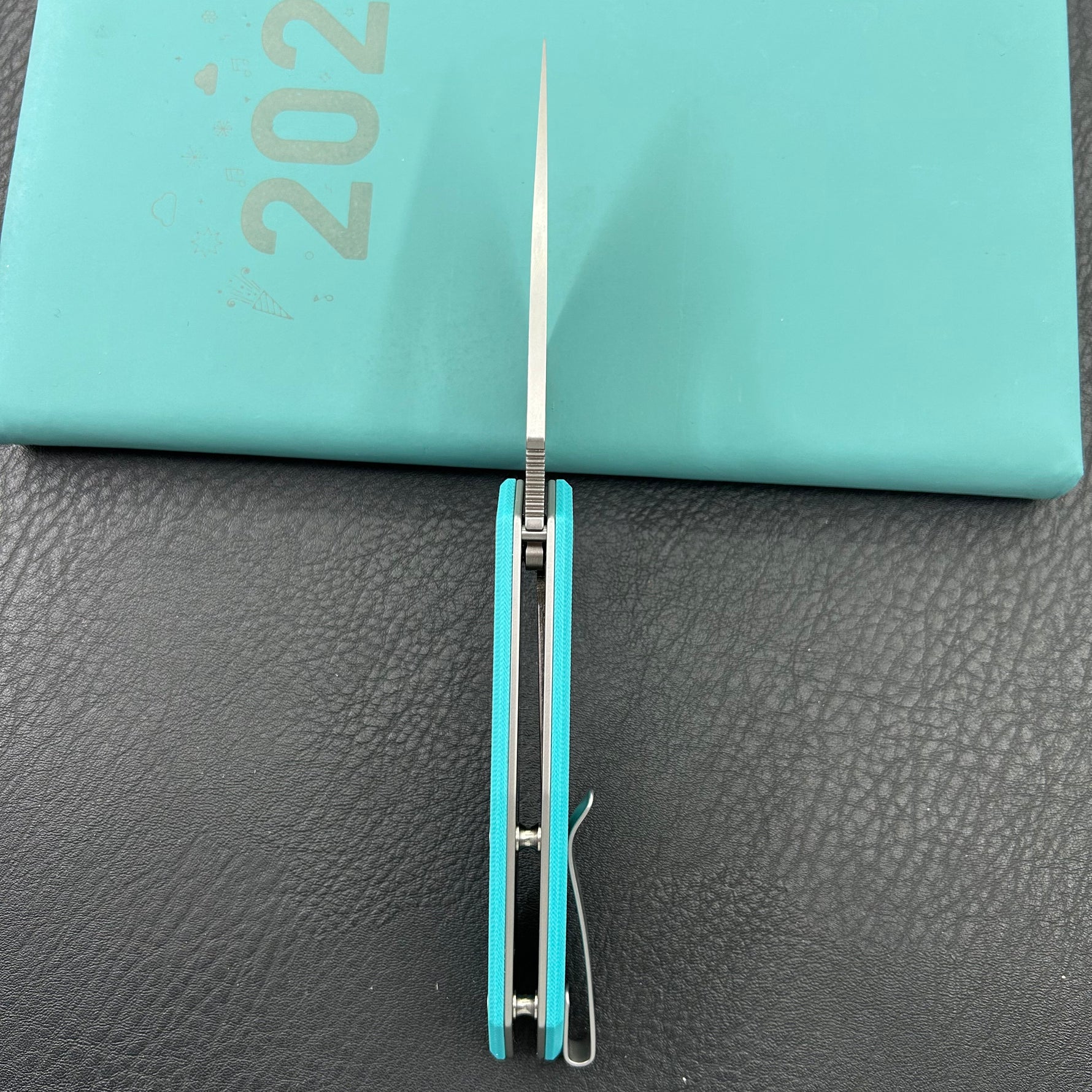 KUBEY Knife KU122-1B Coeus Linerlock Tiffany Blue   Fold Knife