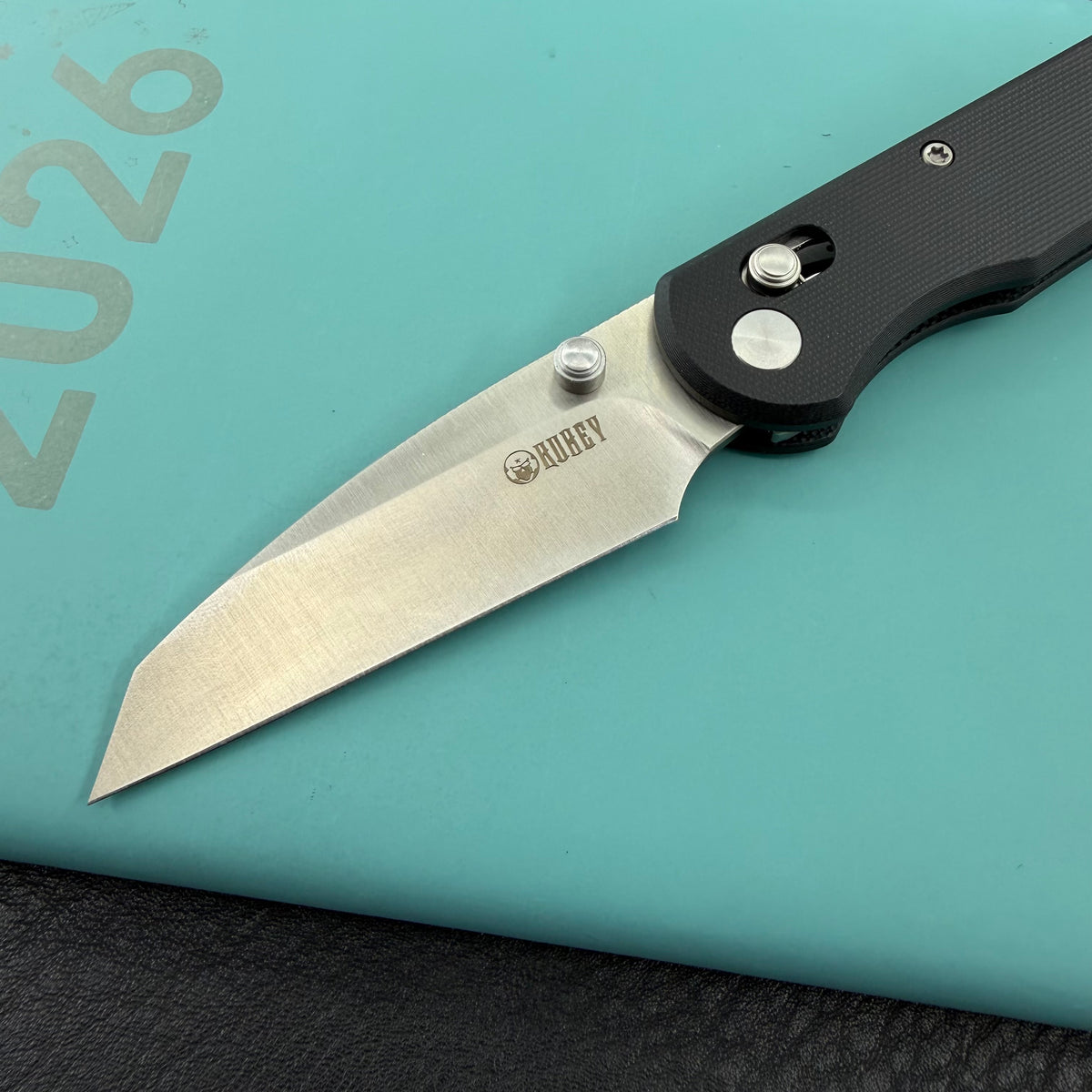 KUBEY Rook D2 G10 Crossbar Lock Folding Knife