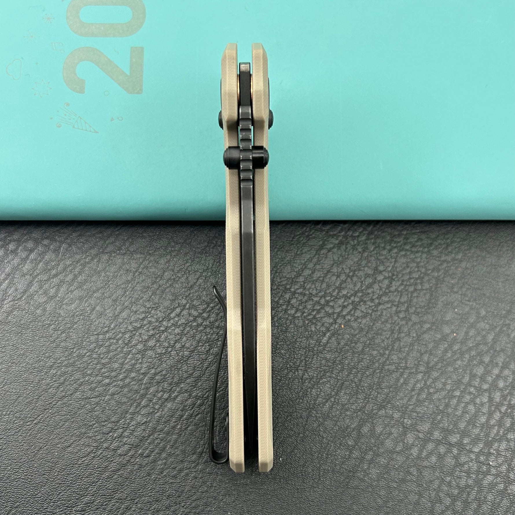 KUBEY Knife KU237C Carve Crossbarlock Black Tan  Folding Knife