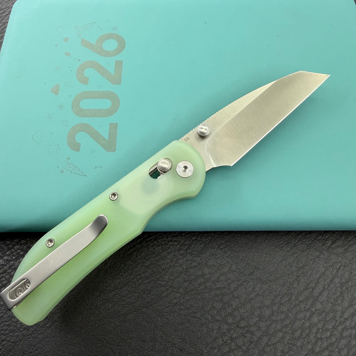 KUBEY Rook D2 G10 Crossbar Lock Folding Knife