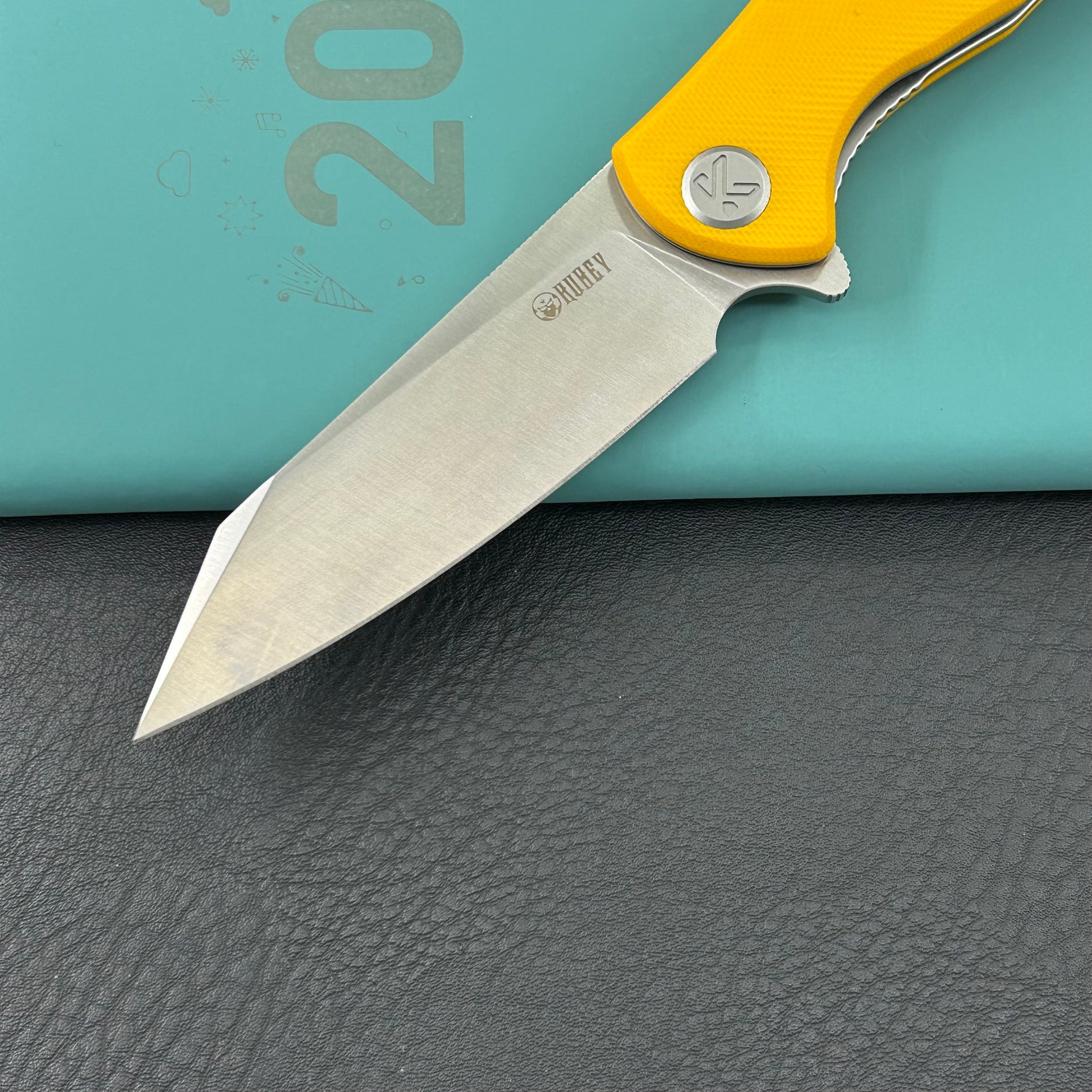 KUBEY Knife KU158S Flash Linerlock Yellow 14C28N Folding Knife