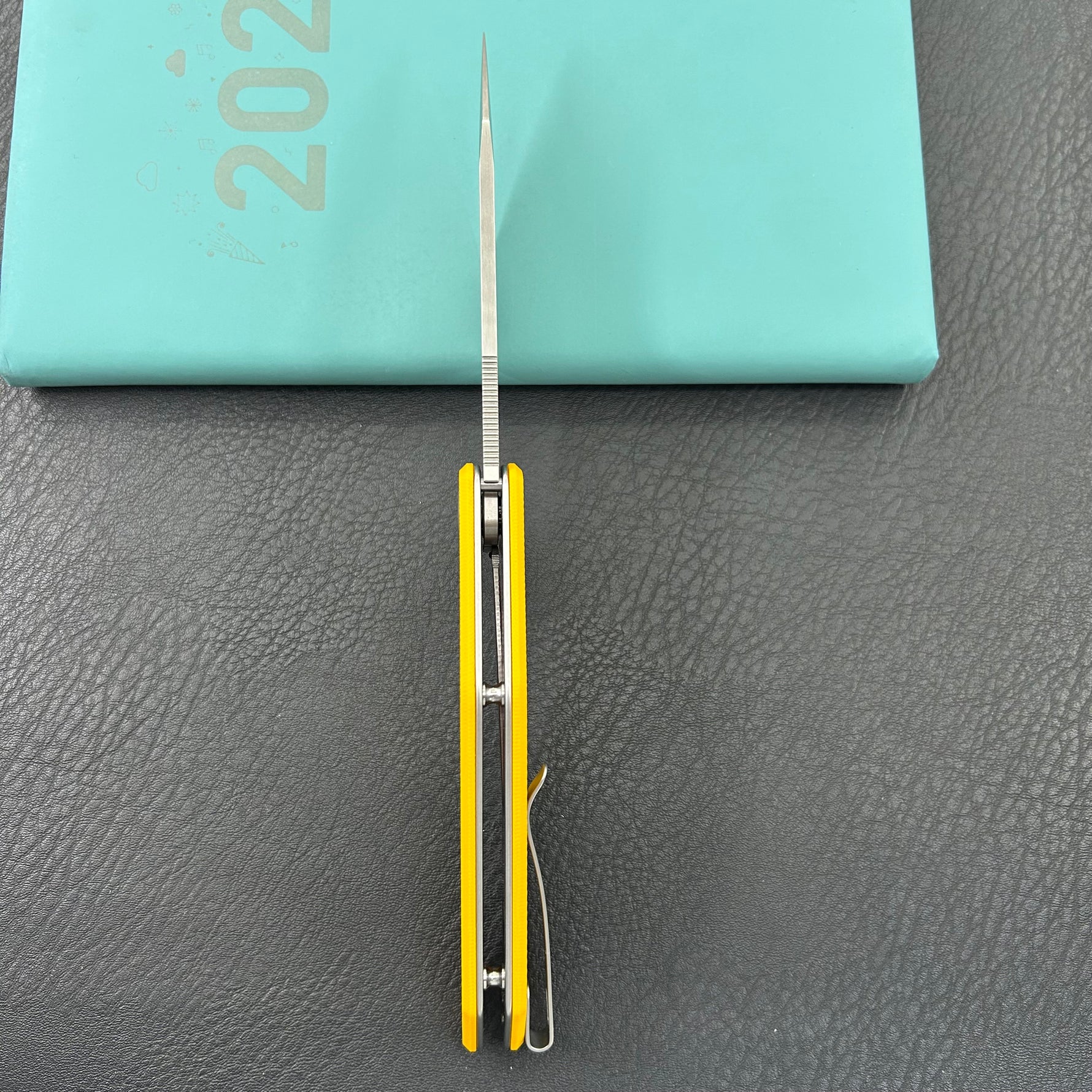 KUBEY Knife KU158S Flash Linerlock Yellow 14C28N Folding Knife