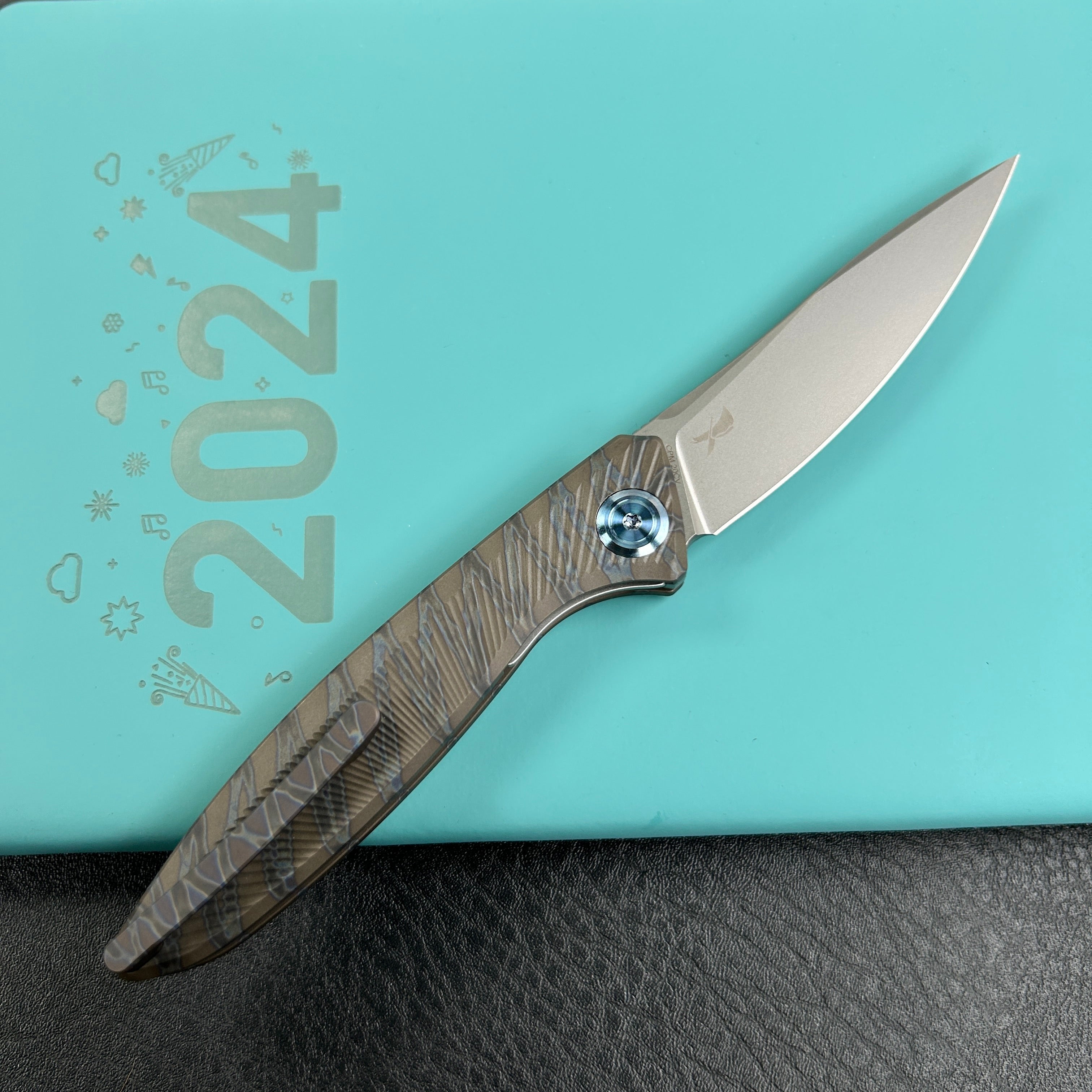 KUBEY KB2103C Pike Liner Lock Folding Knife Tiger Stripe Pattern Flamed Handle 2.87" Sand Blasted  CPM-20CV