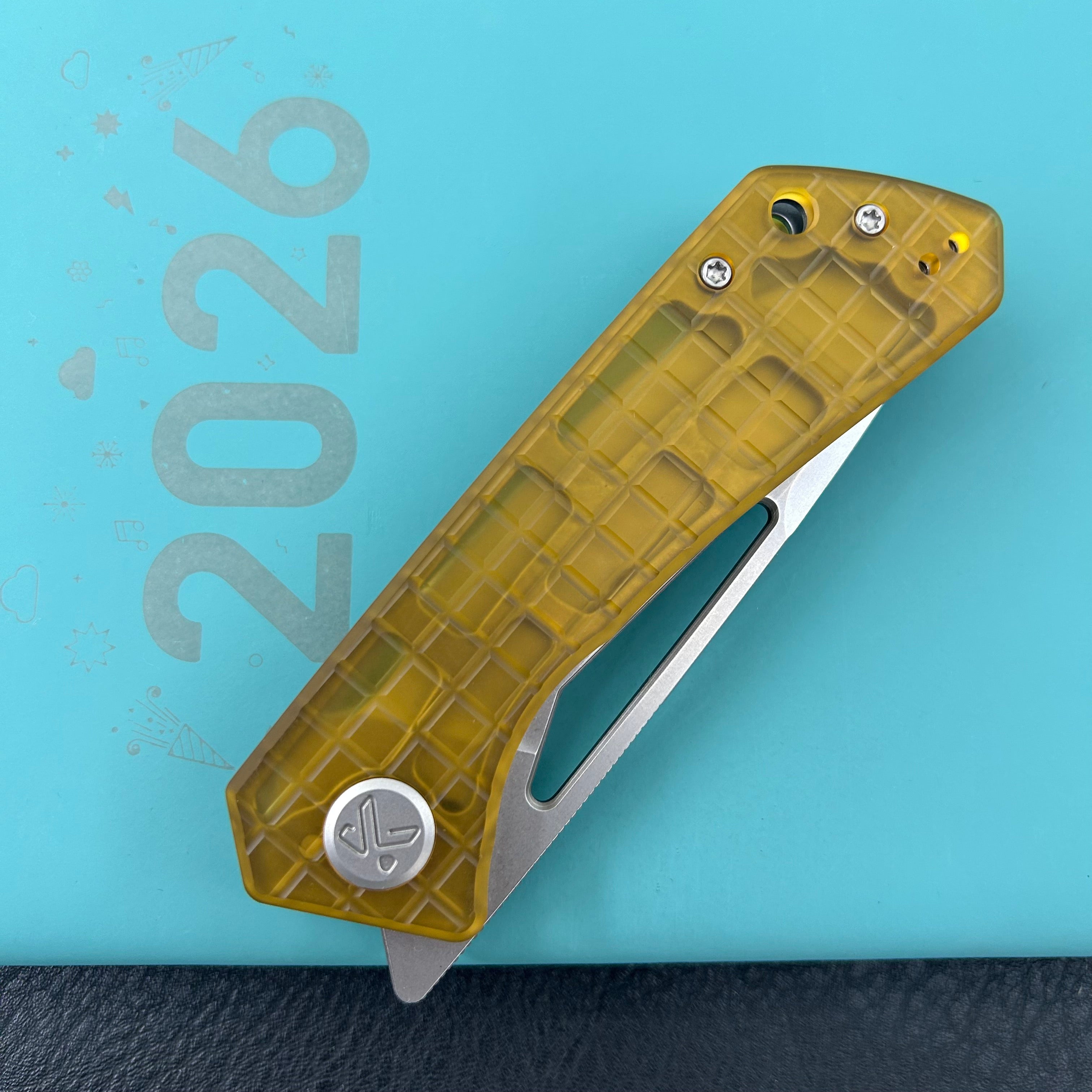 KUBEY Knife KU331Q Thalia Linerlock Ultem 14C28N Folding Knife