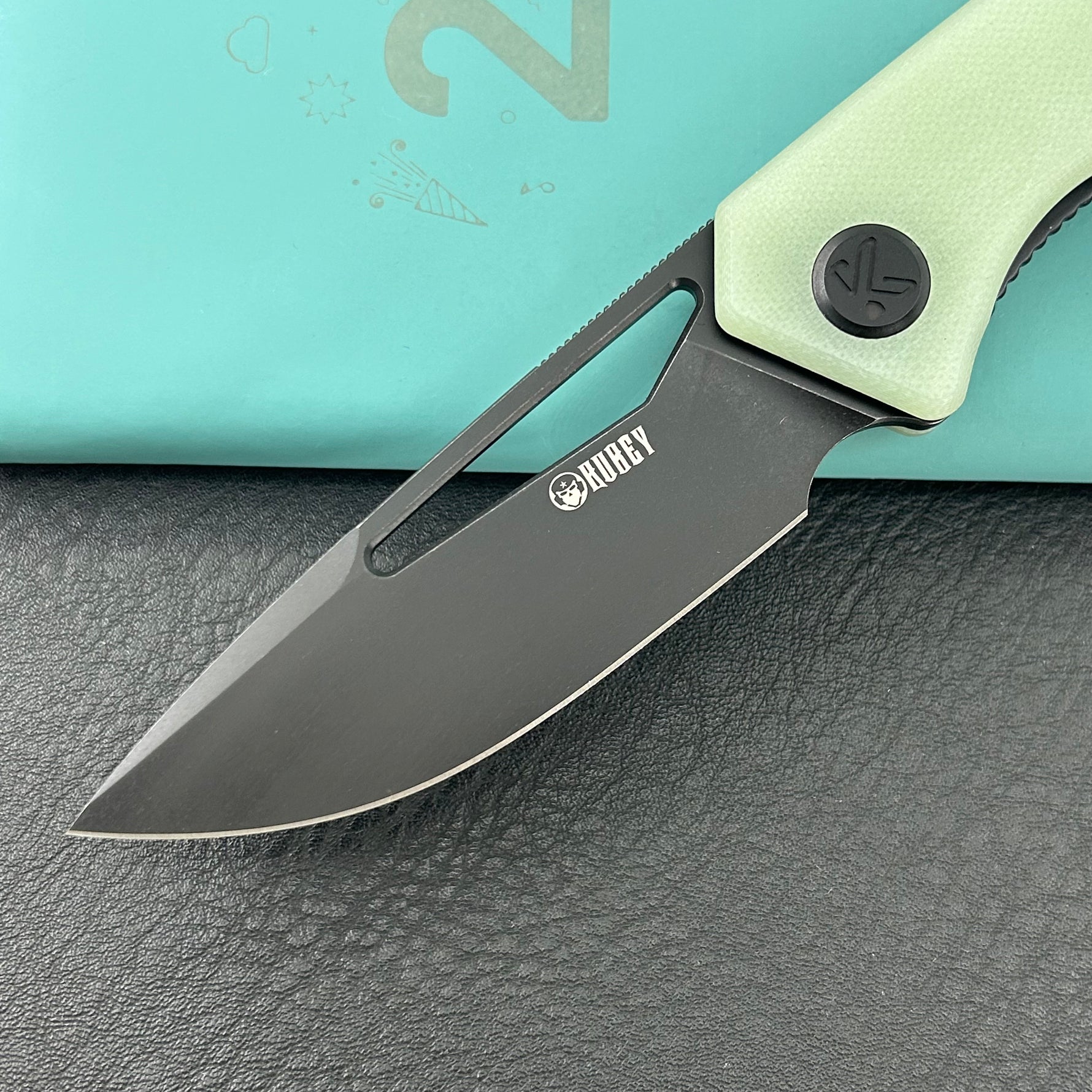 KUBEY Knife KU331N Thalia Linerlock Black Jade 14C28N Folding Knife