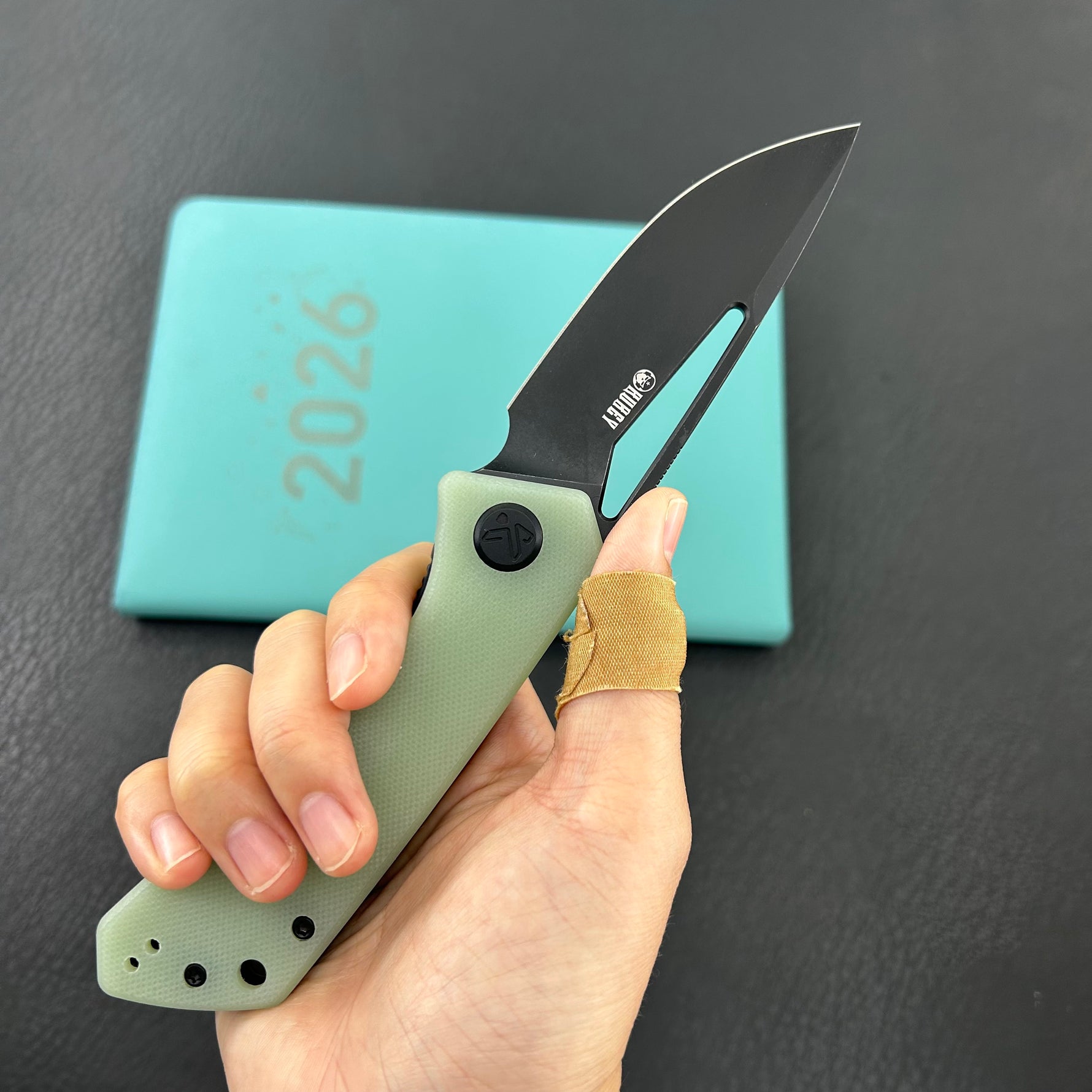 KUBEY Knife KU331N Thalia Linerlock Black Jade 14C28N Folding Knife